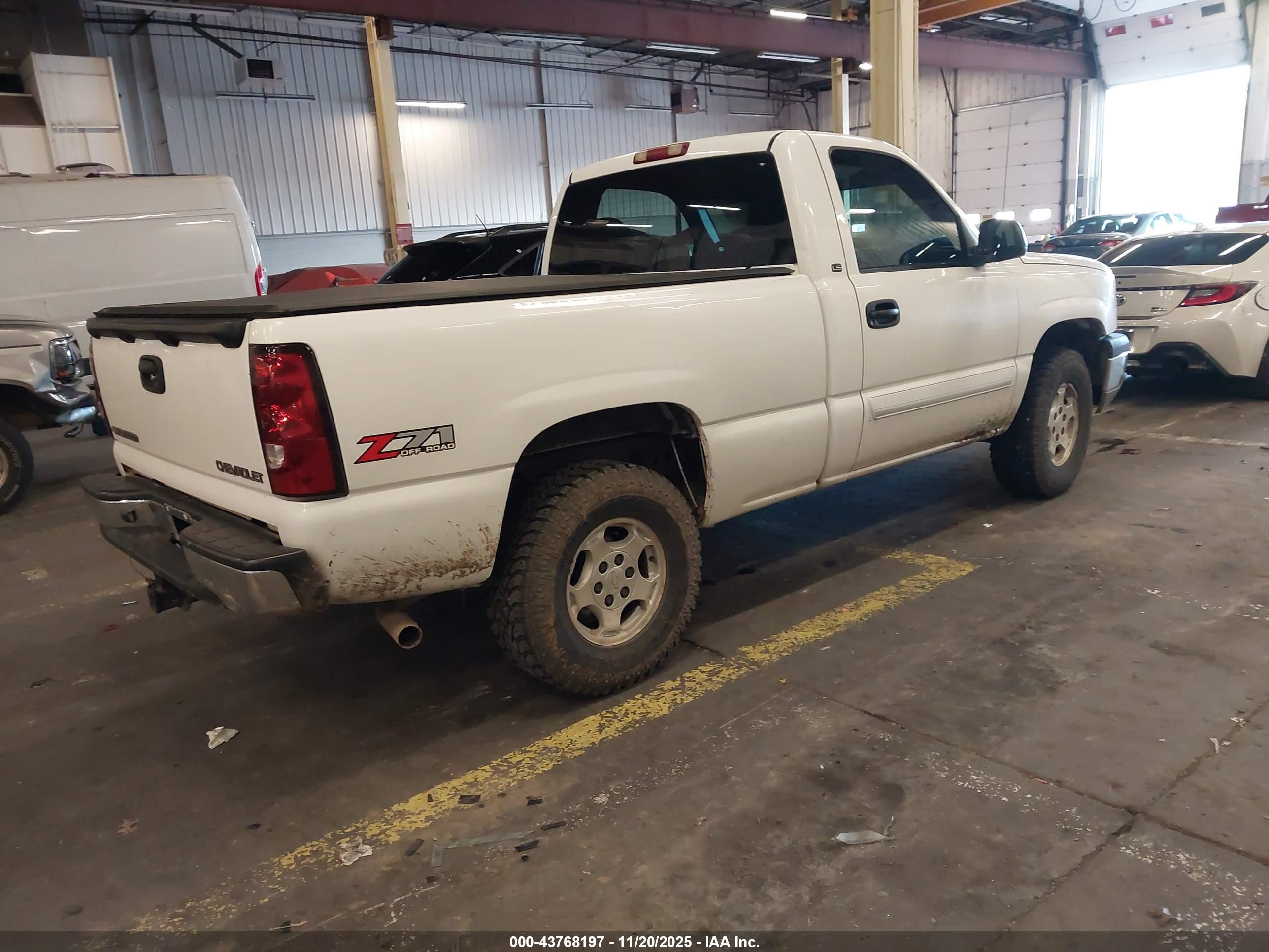 CHEVROLET SILVERADO image 4