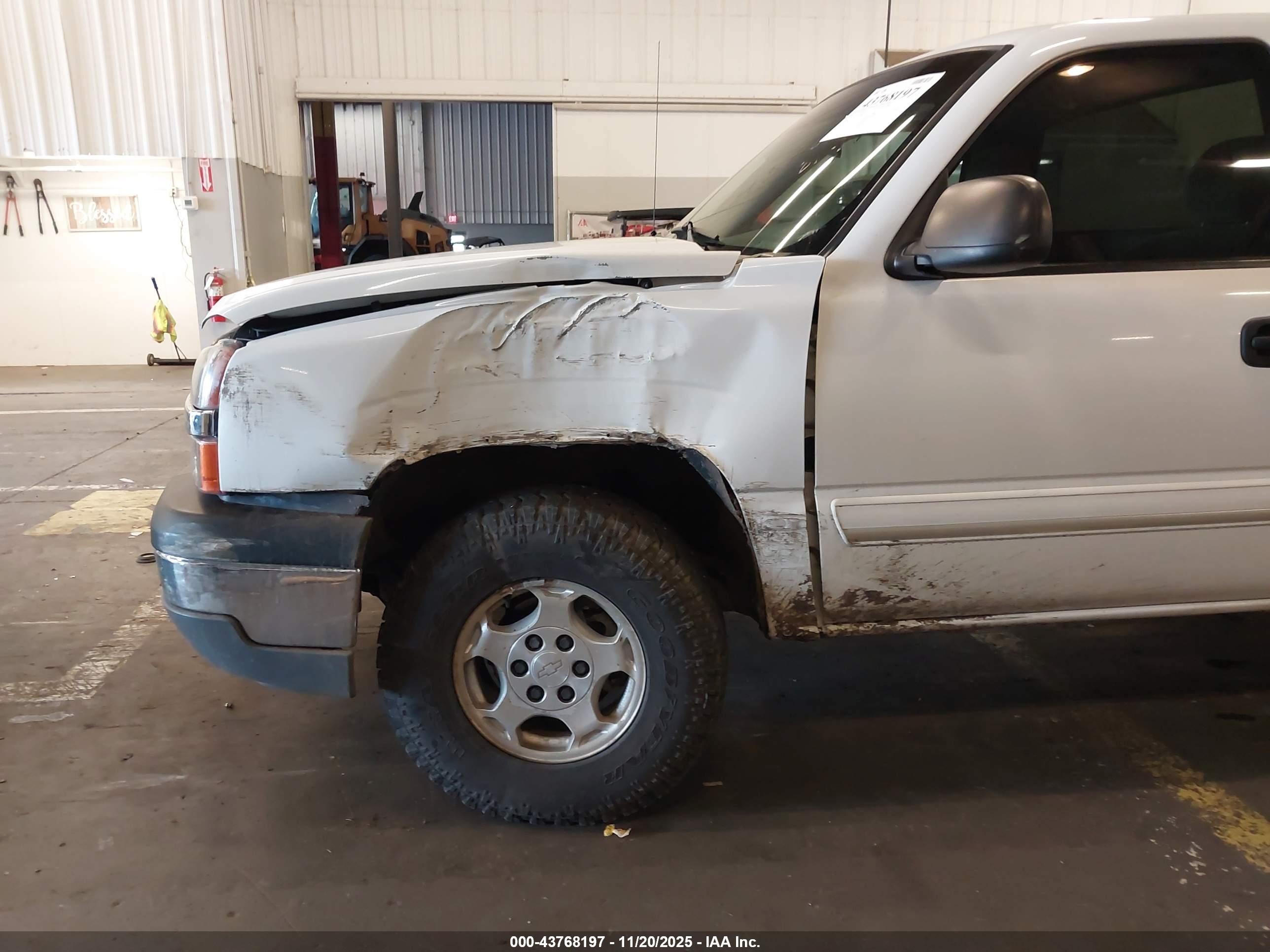 CHEVROLET SILVERADO image 6