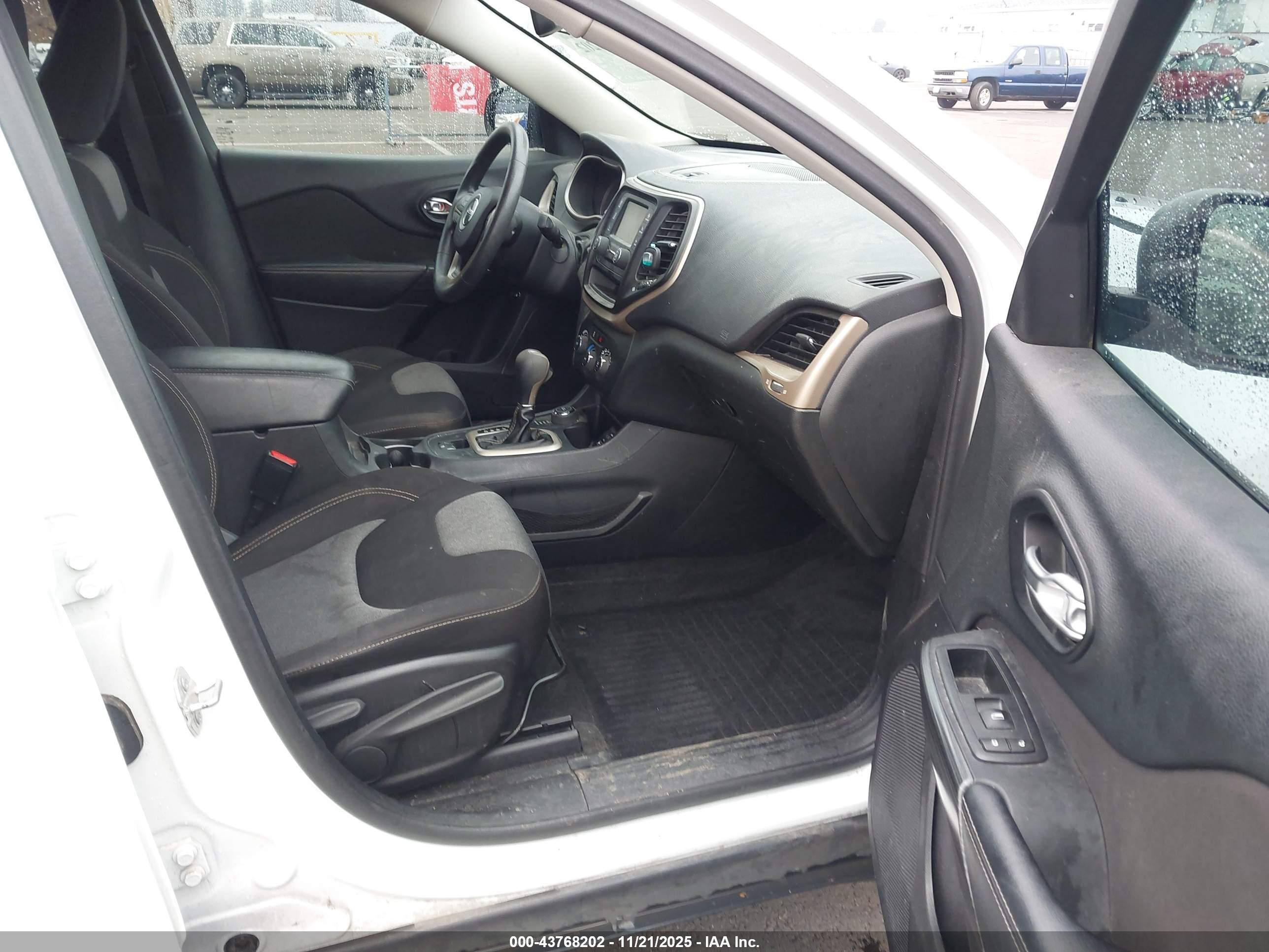 JEEP CHEROKEE image 5