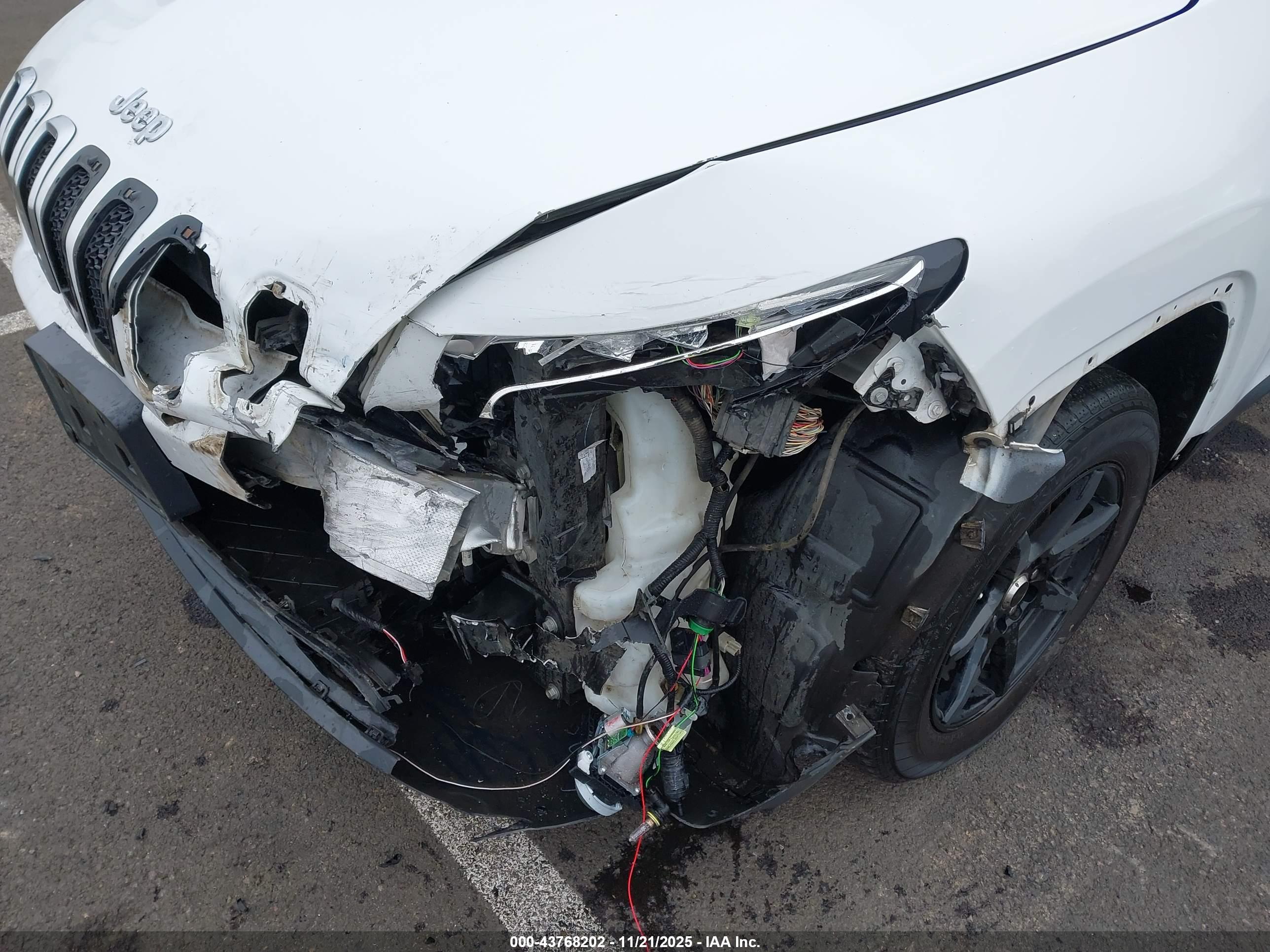 JEEP CHEROKEE image 6