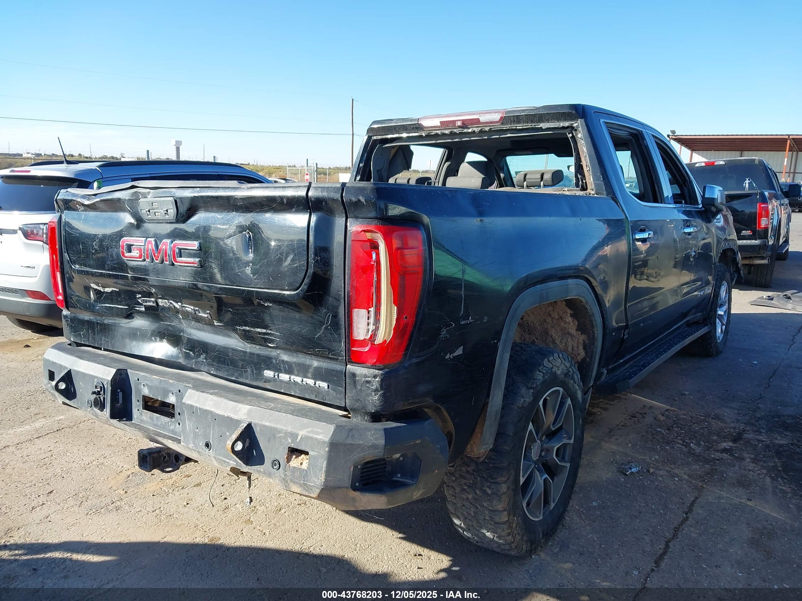GMC SIERRA image 4