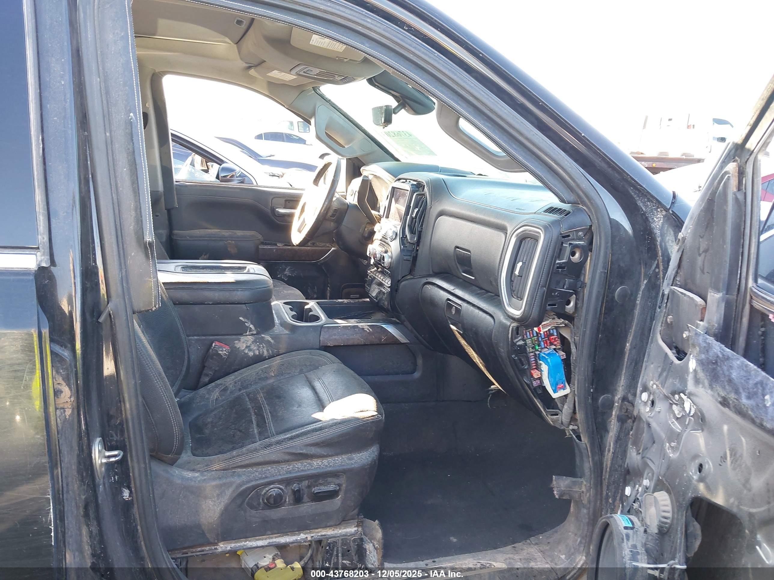 GMC SIERRA image 5