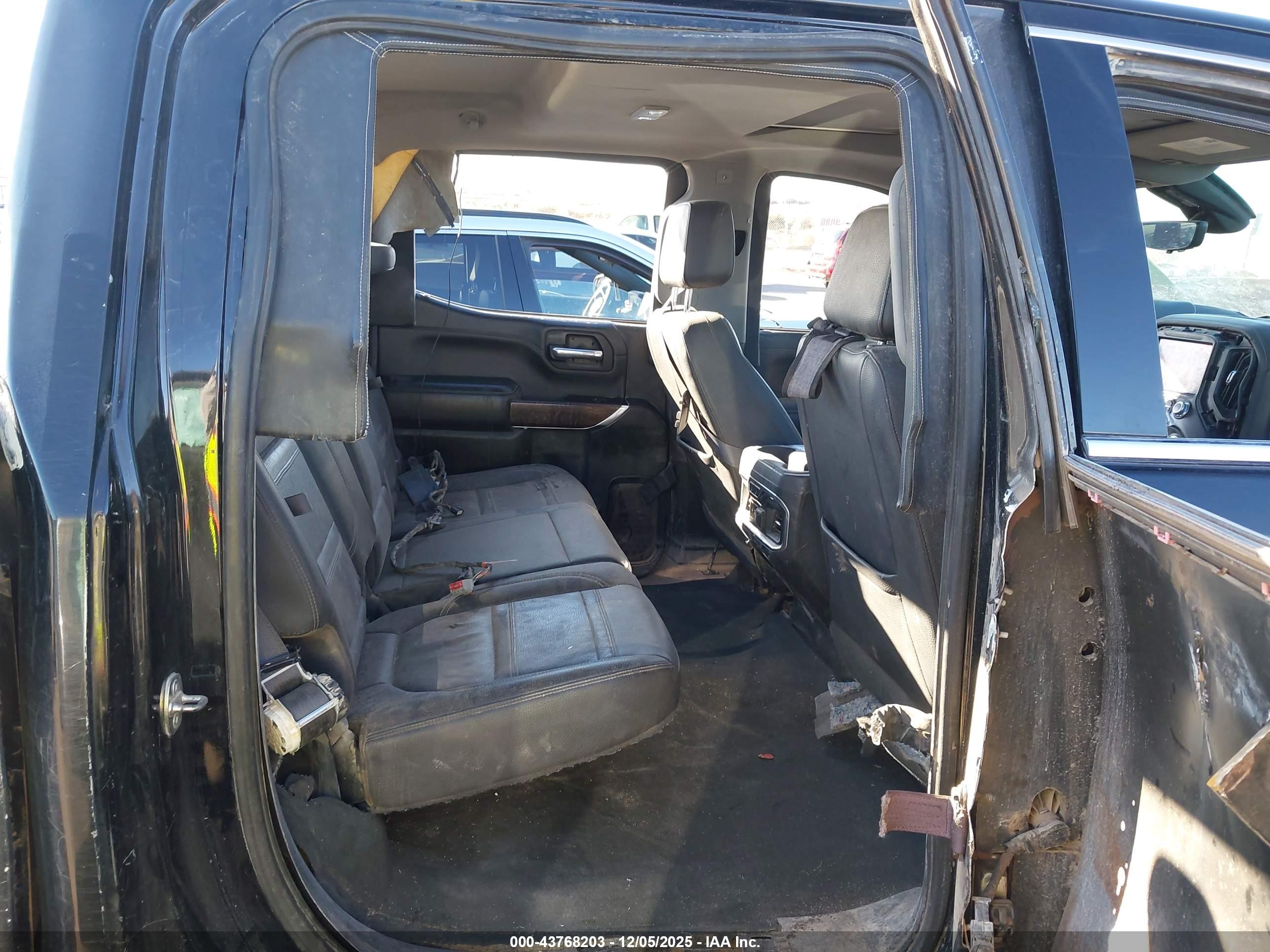 GMC SIERRA image 8
