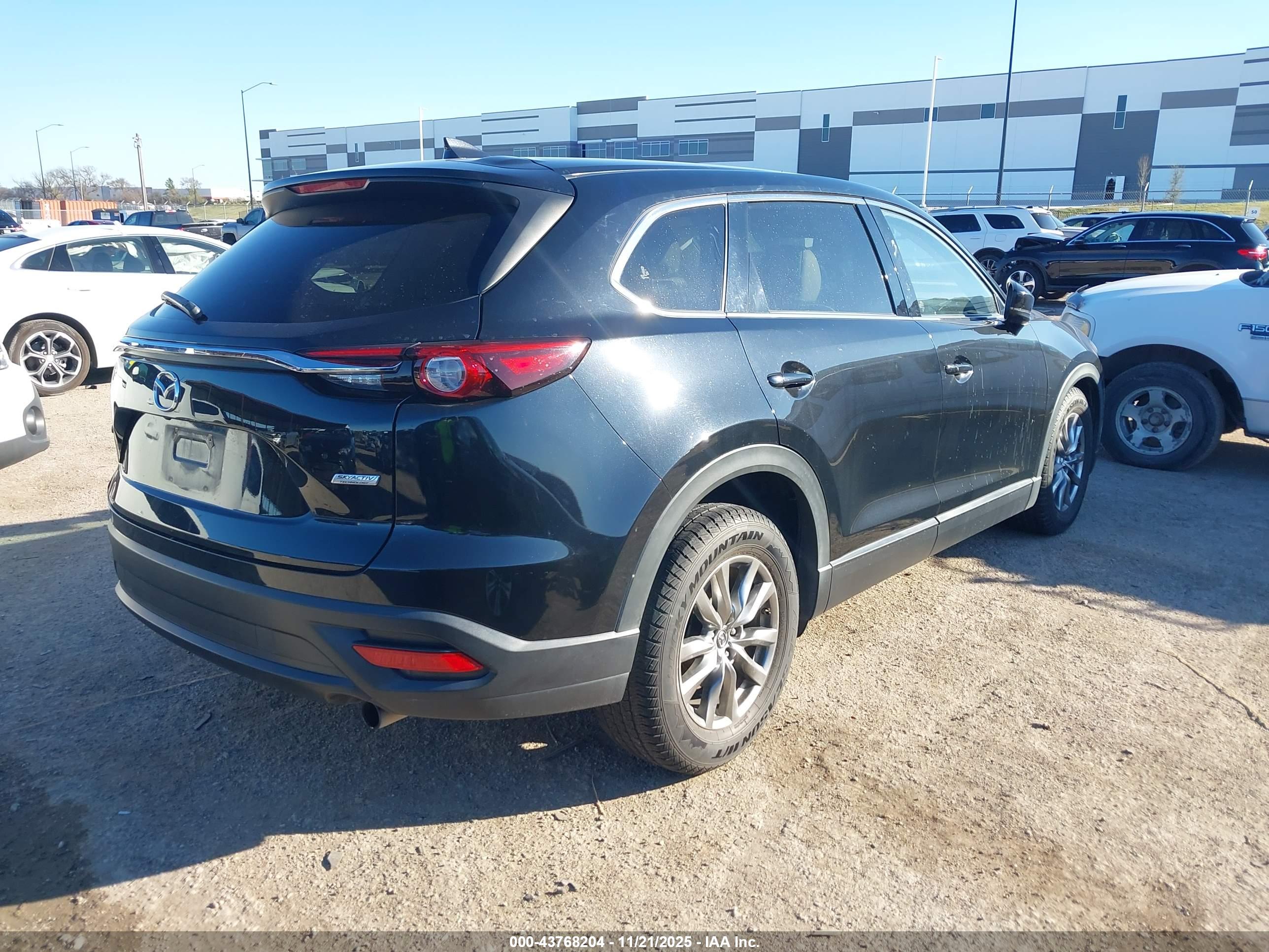 MAZDA CX-9 image 4