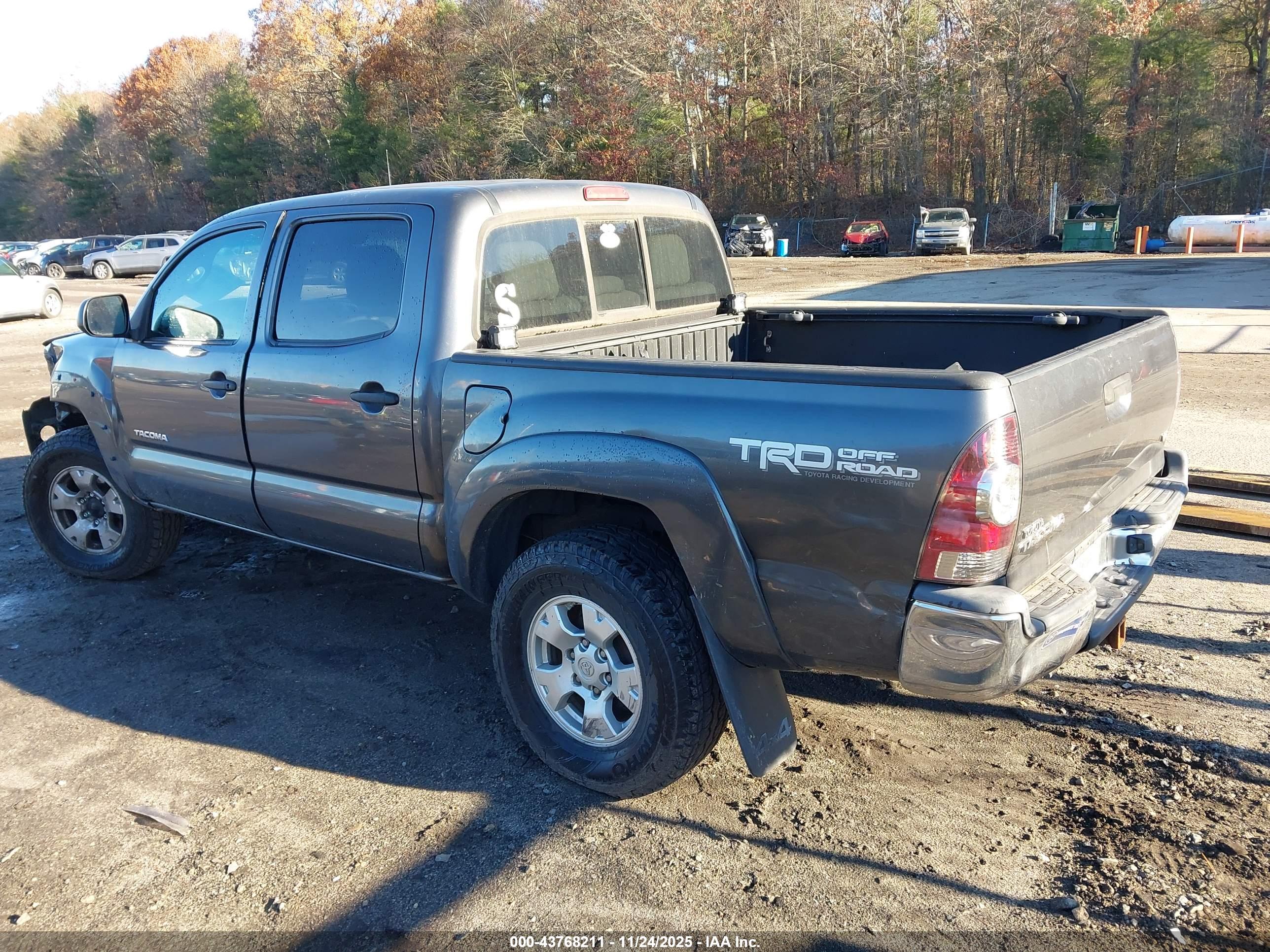 TOYOTA TACOMA image 3