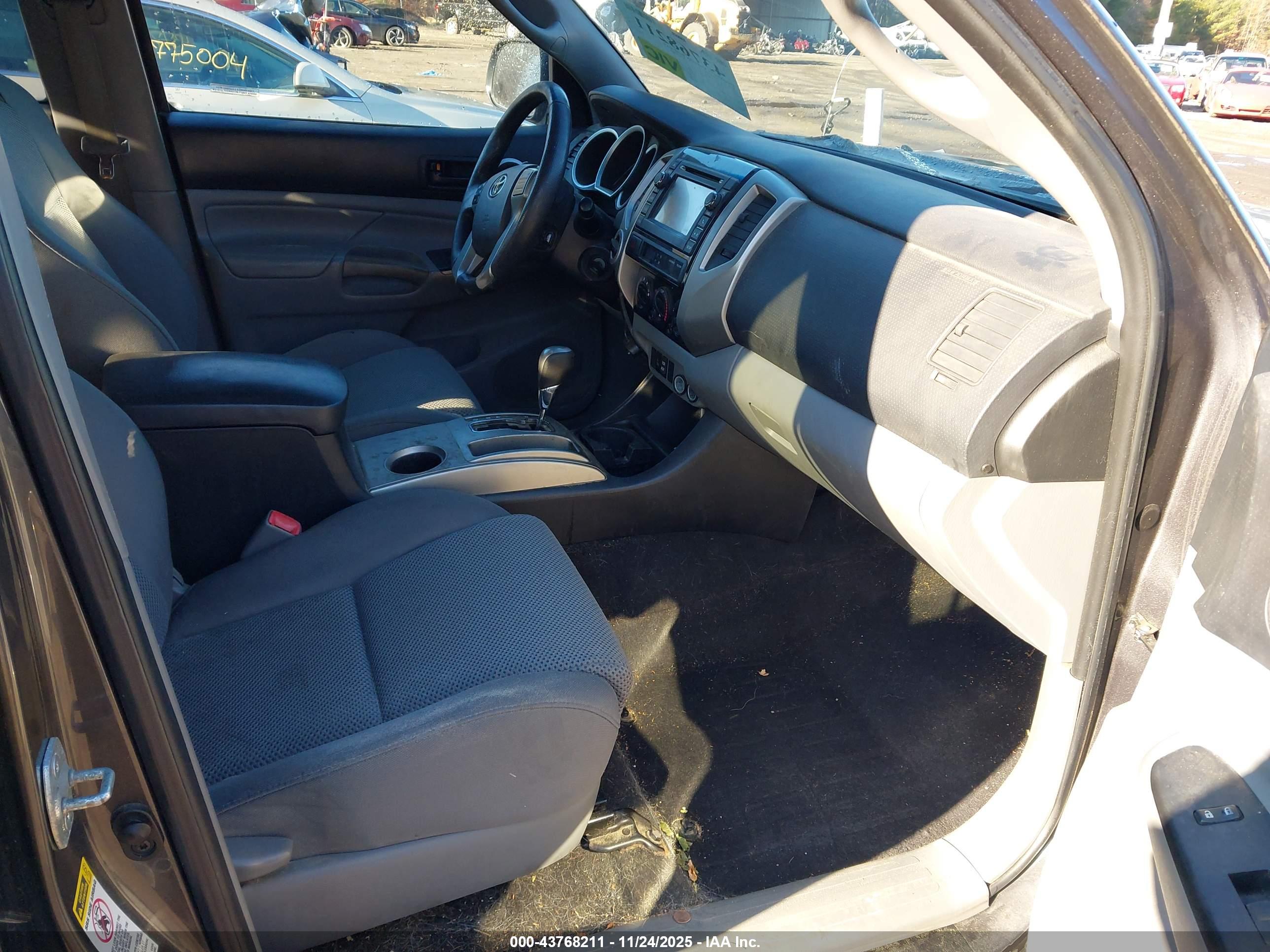 TOYOTA TACOMA image 5