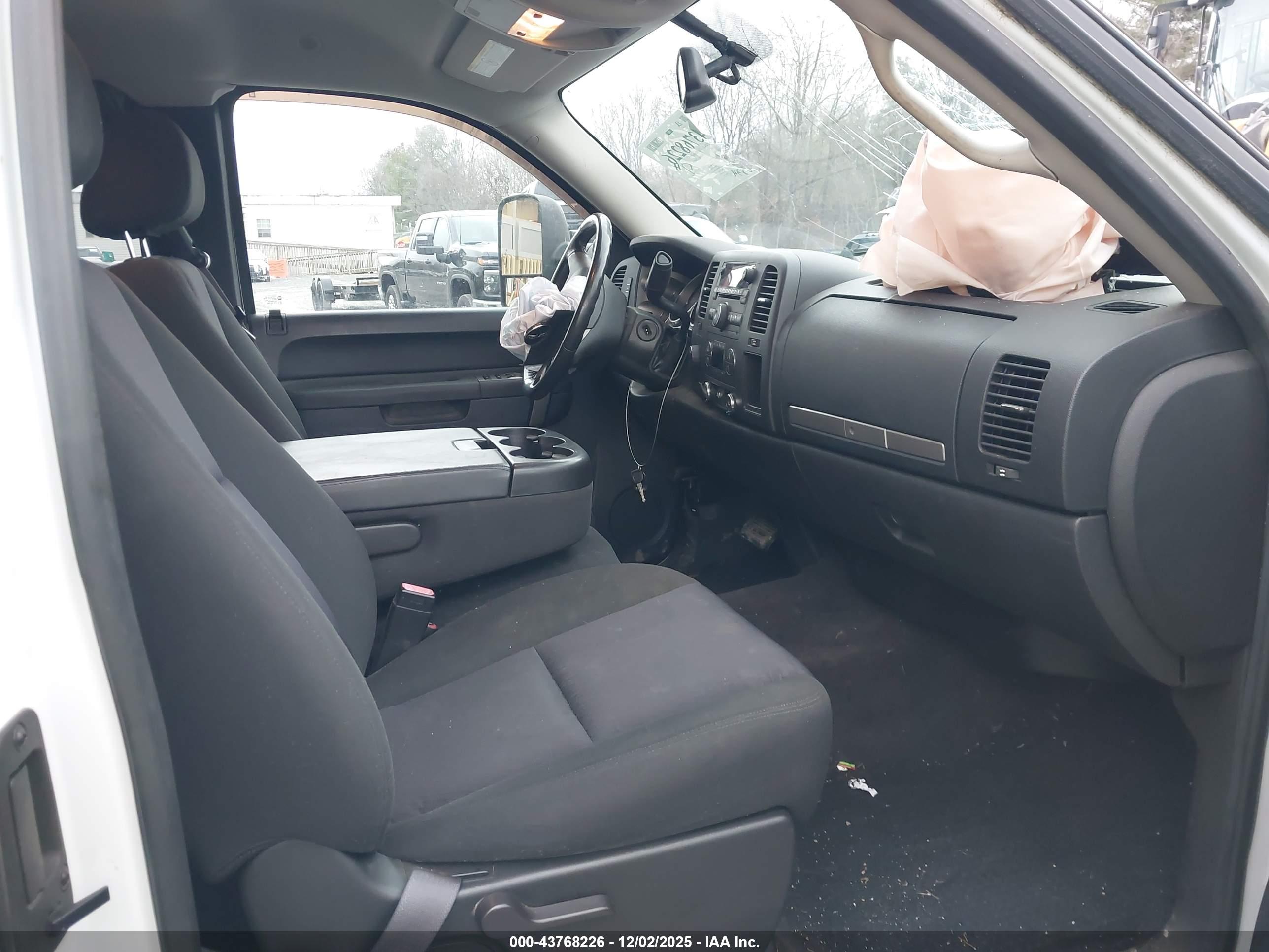GMC SIERRA image 5