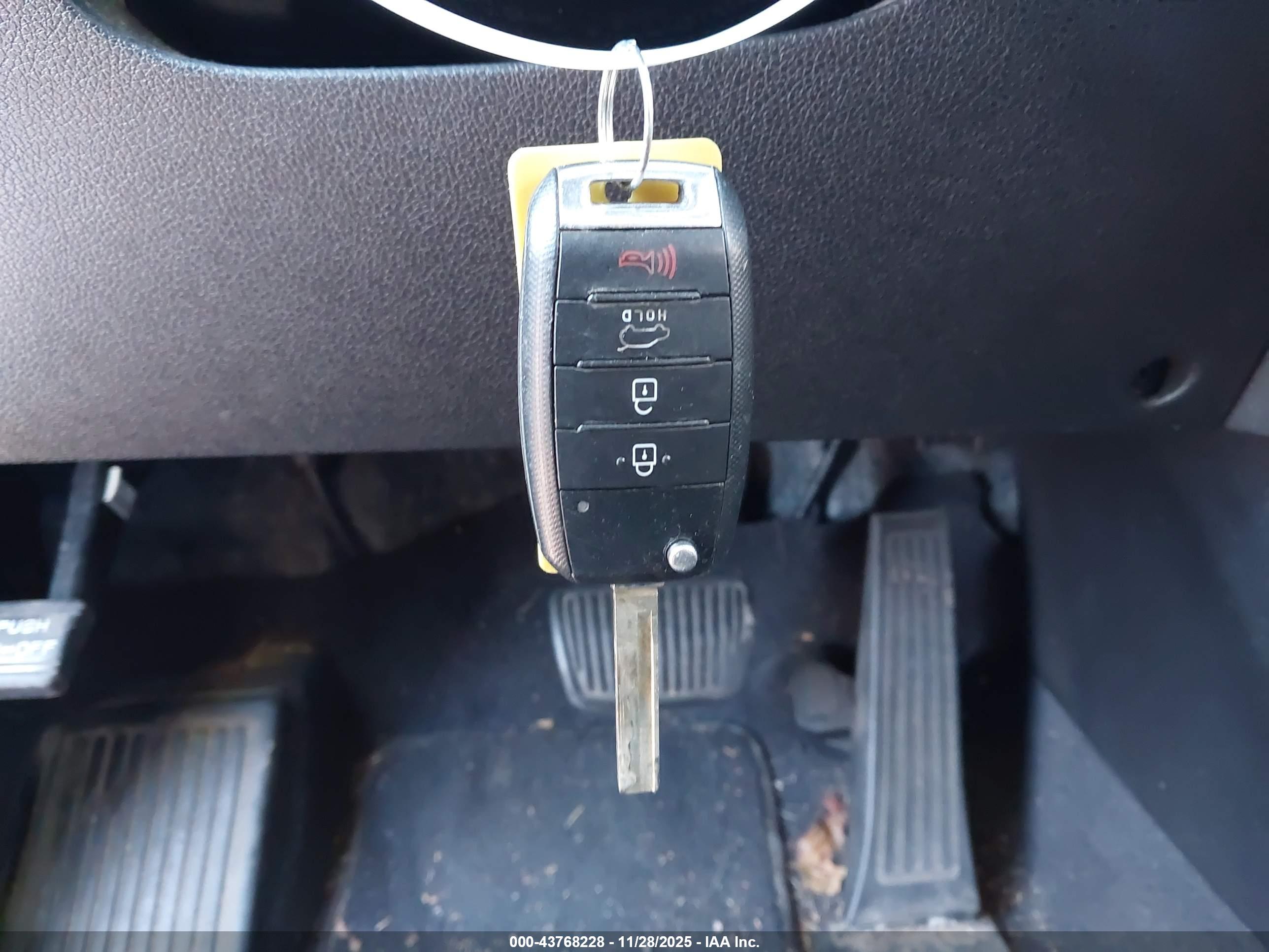 KIA SORENTO image 11