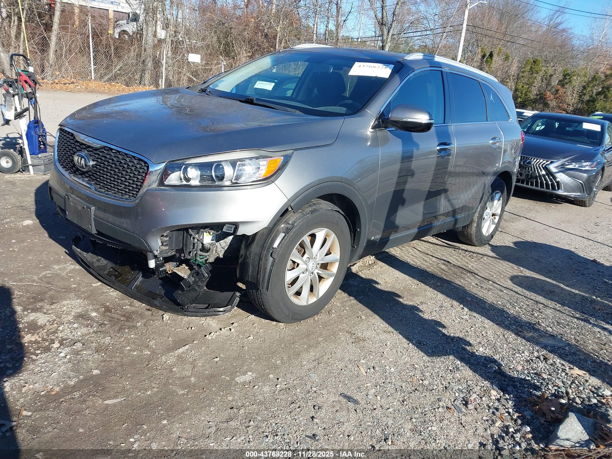 KIA SORENTO image 2