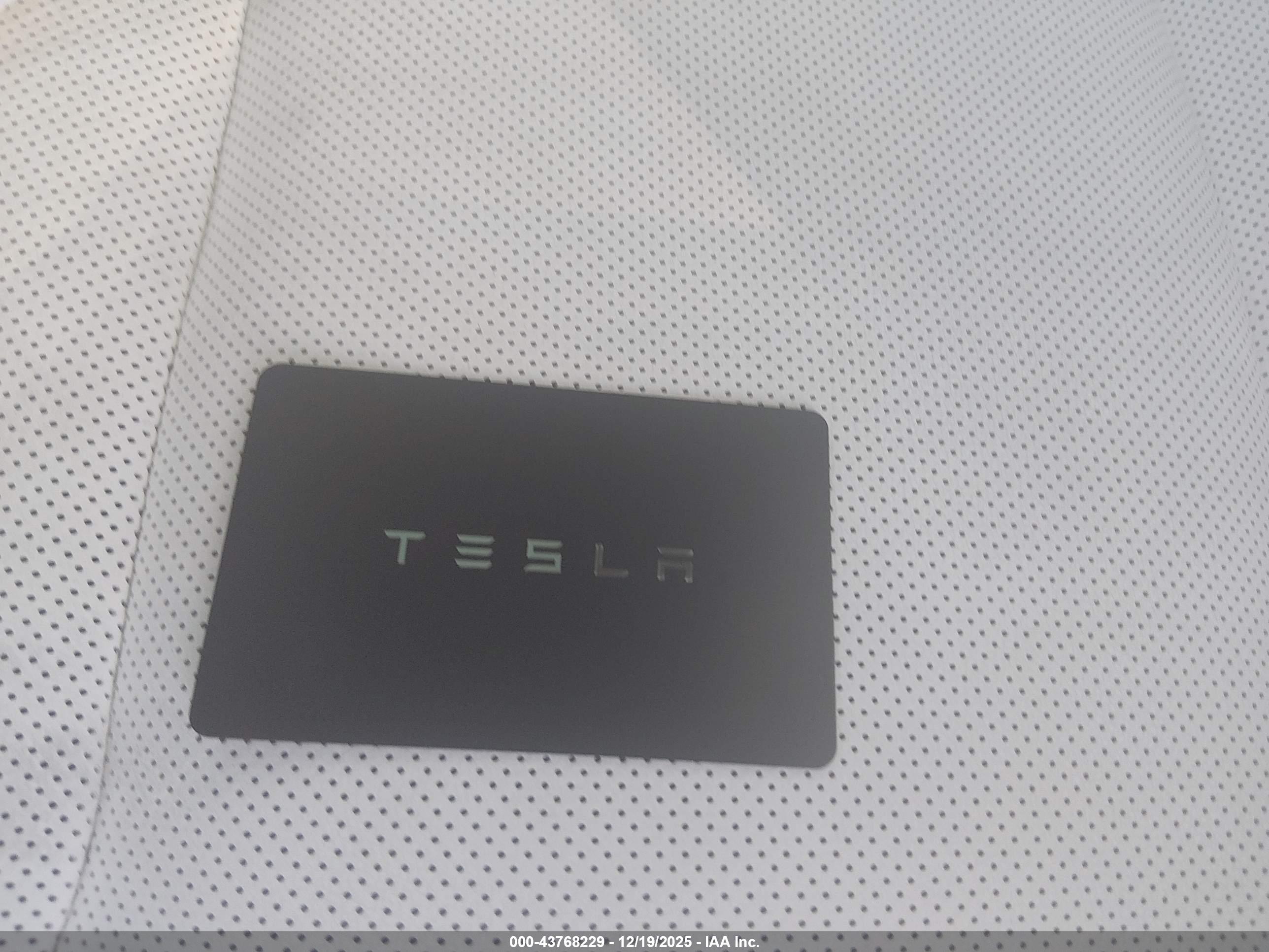 TESLA MODEL image 11