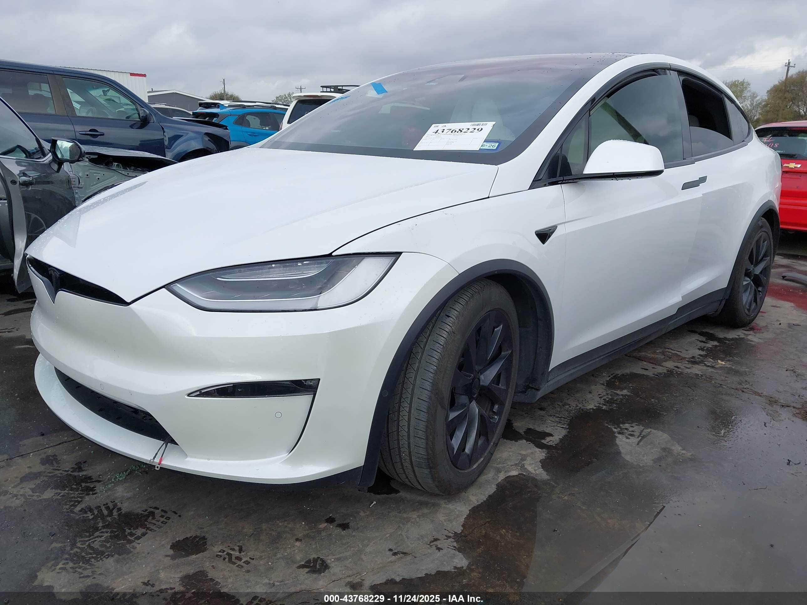 TESLA MODEL image 2
