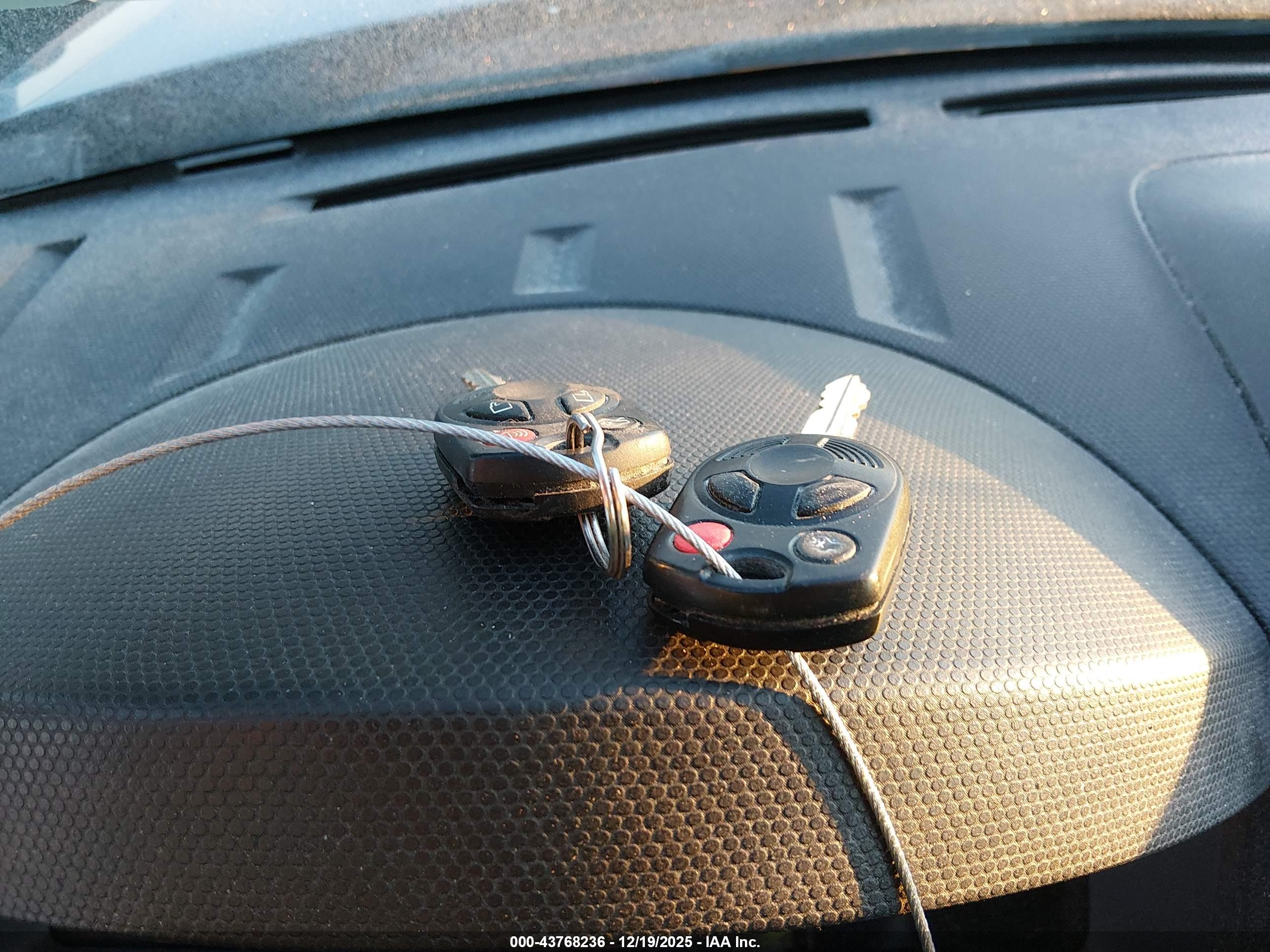 FORD ESCAPE image 11
