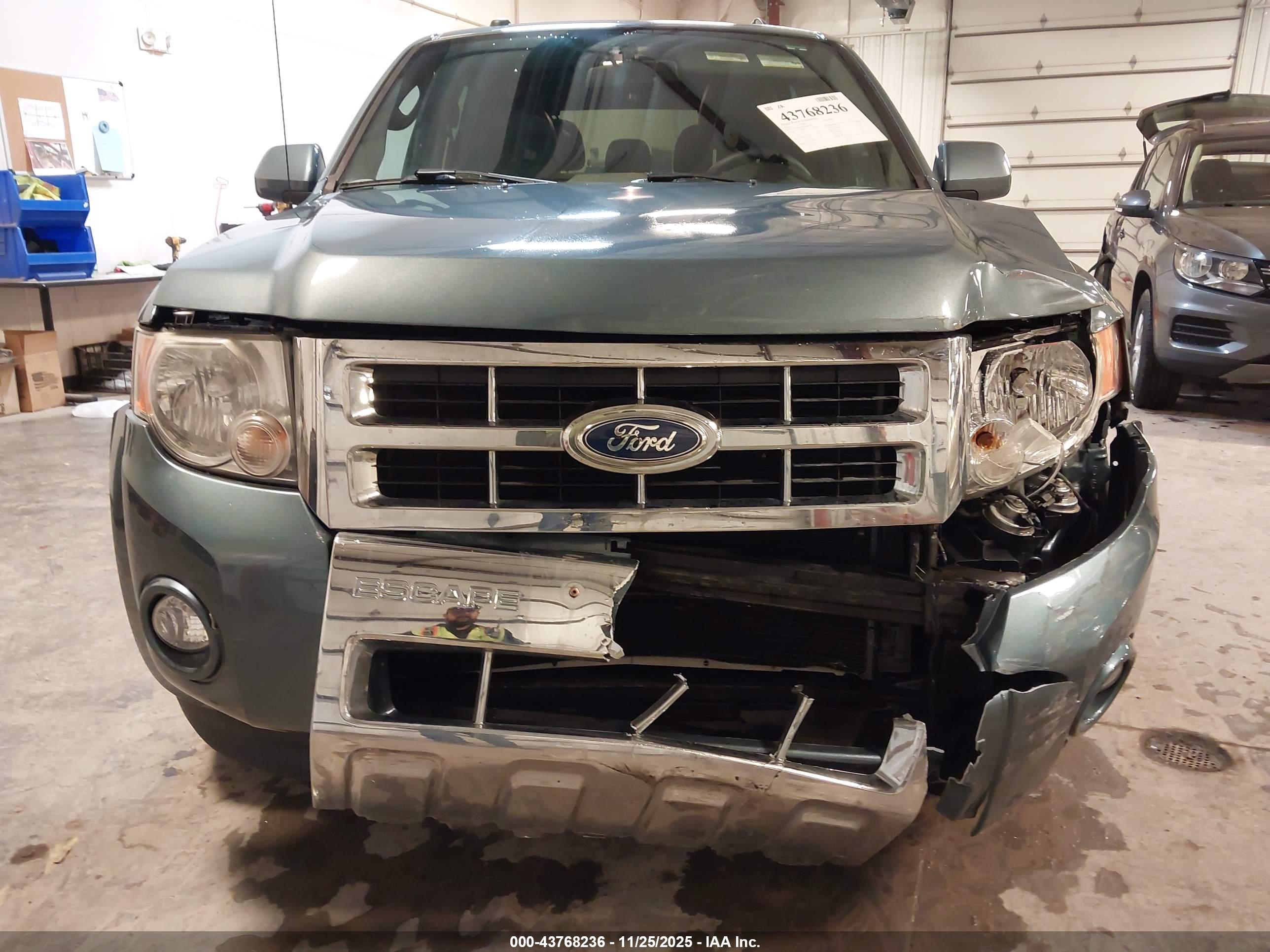 FORD ESCAPE image 6