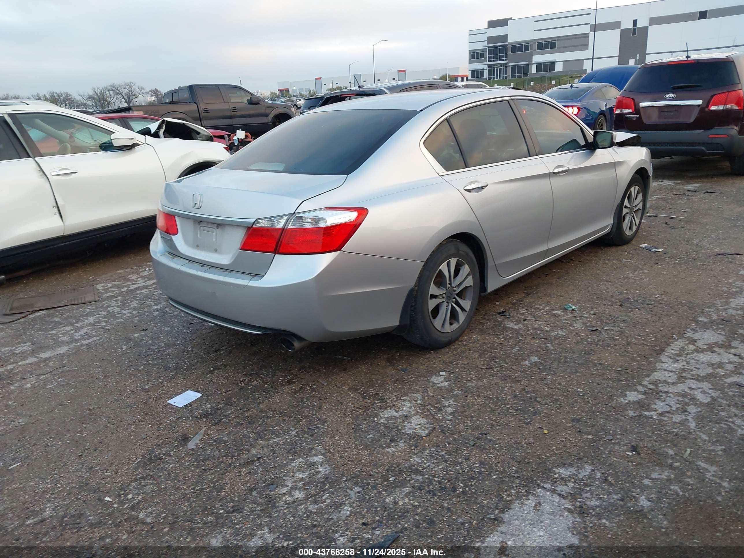 HONDA ACCORD image 4
