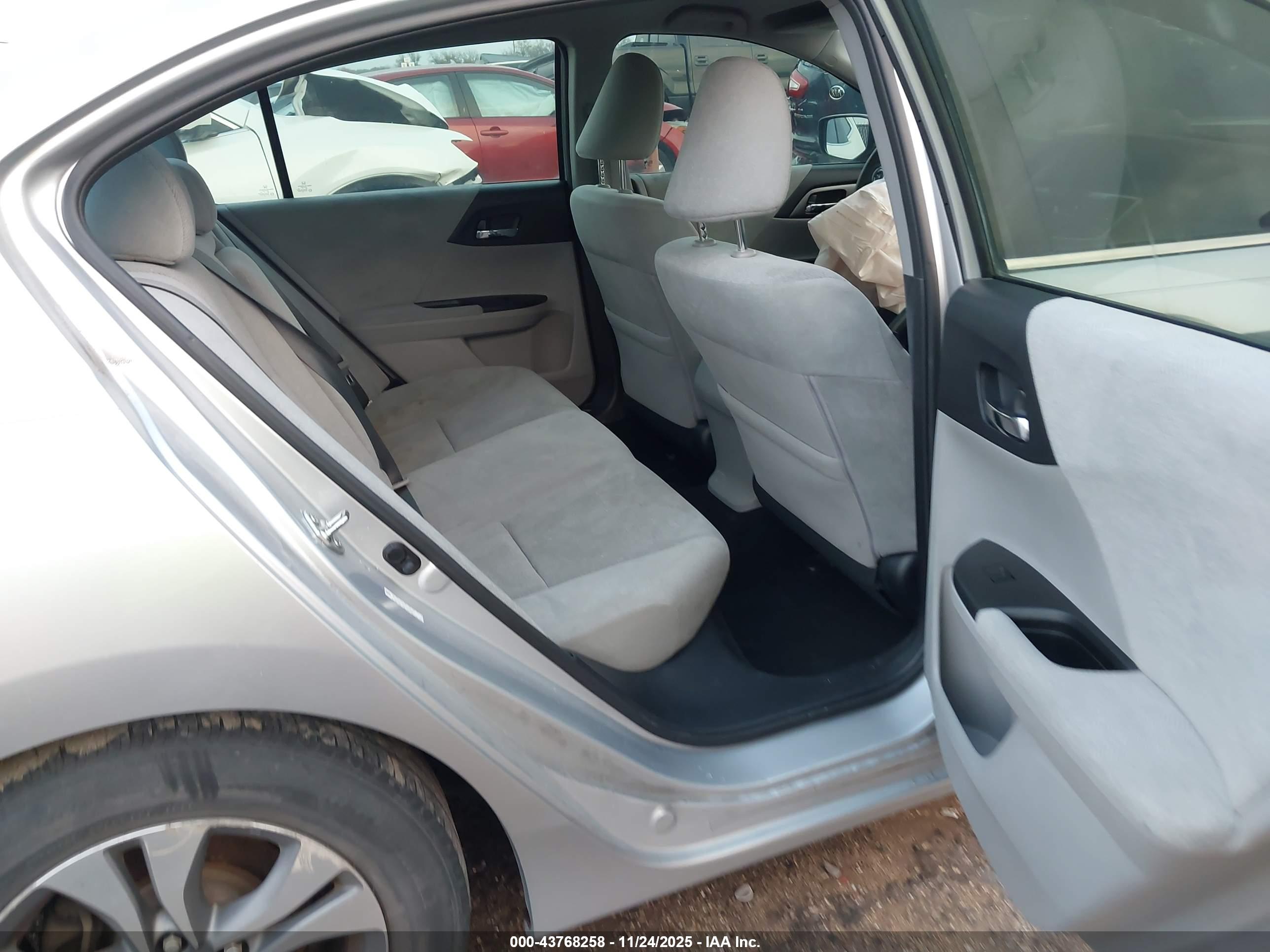 HONDA ACCORD image 8