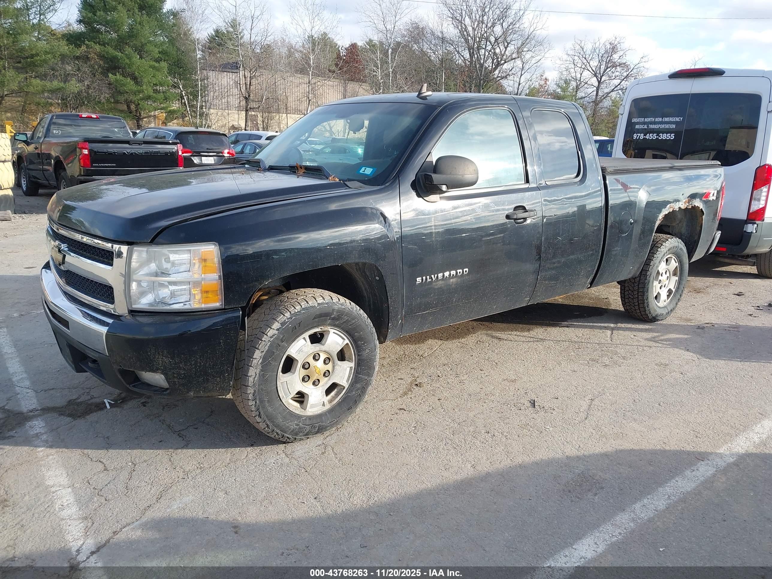 CHEVROLET SILVERADO image 2