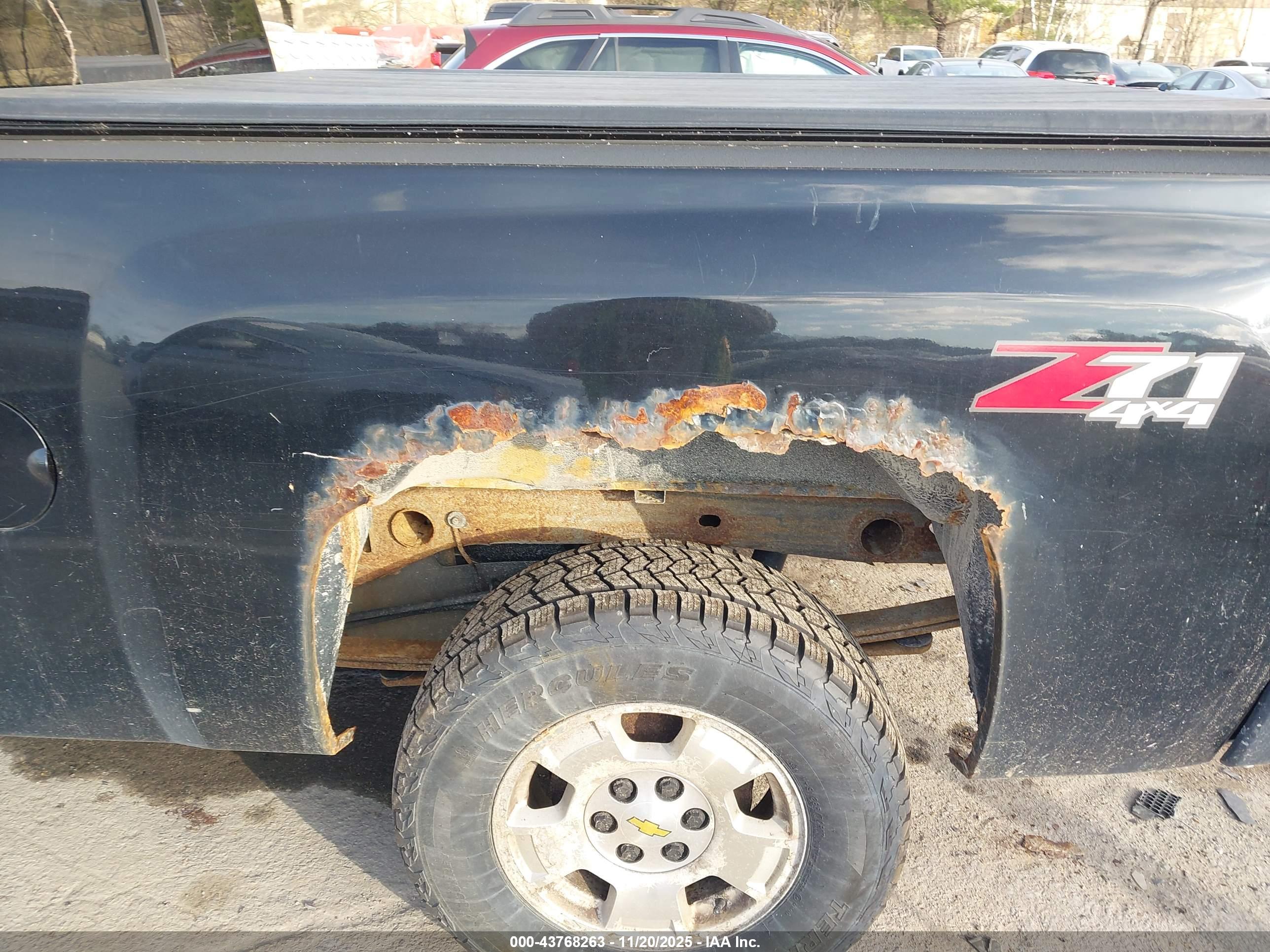 CHEVROLET SILVERADO image 6