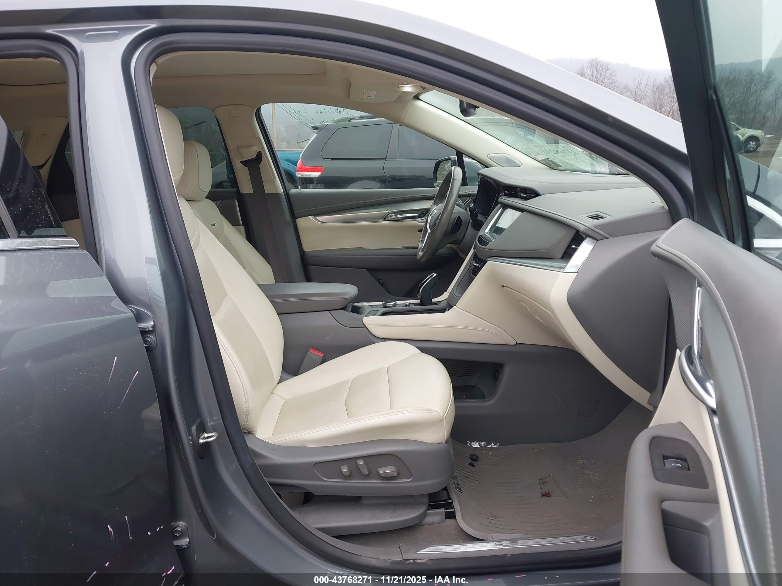 CADILLAC XT5 image 5