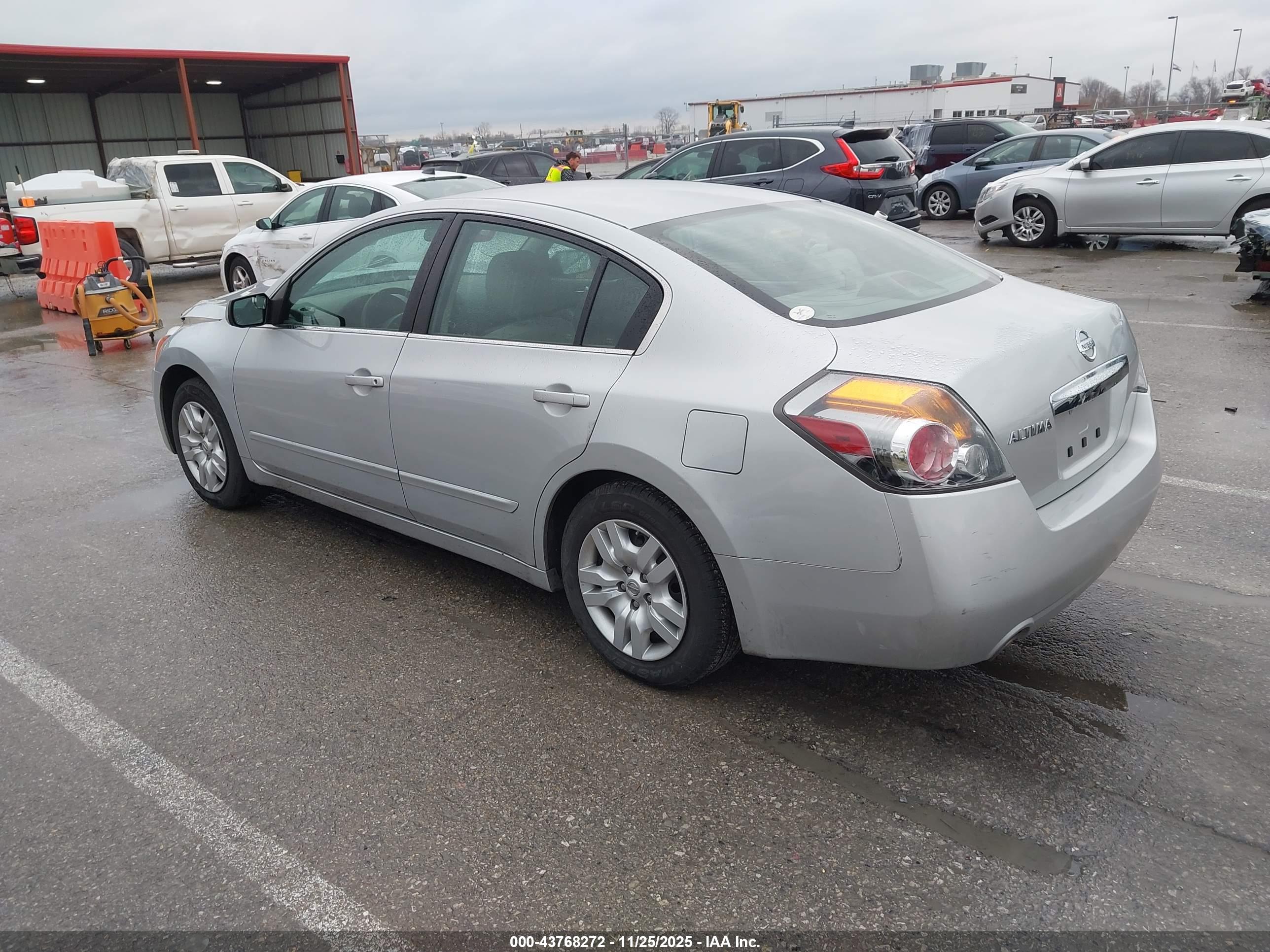 NISSAN ALTIMA image 3