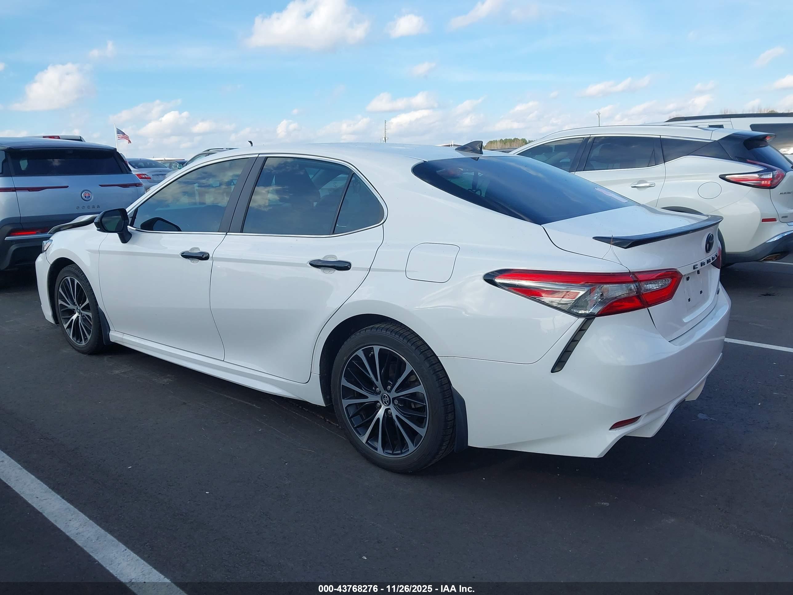 TOYOTA CAMRY image 3