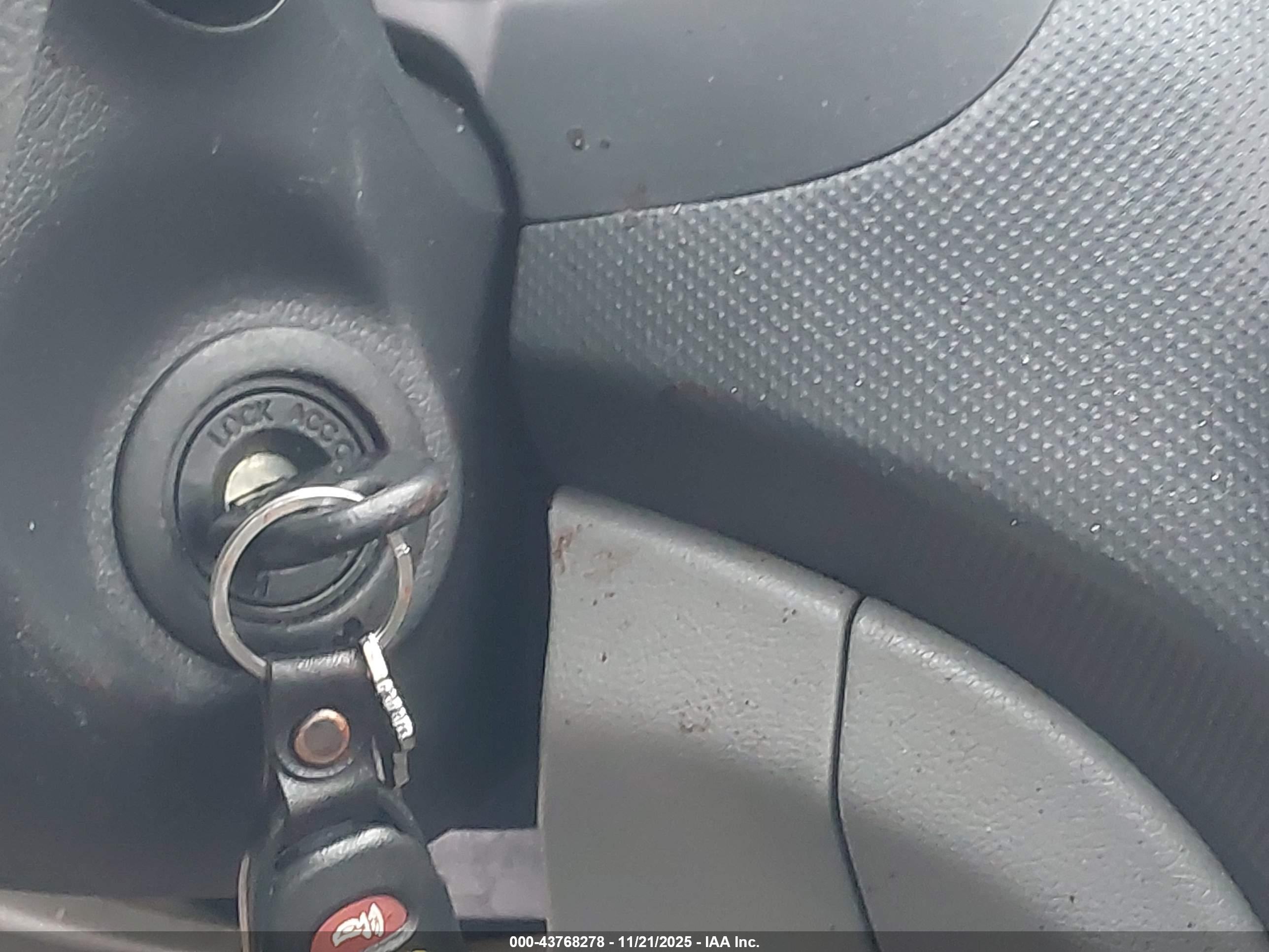 HYUNDAI ACCENT image 11