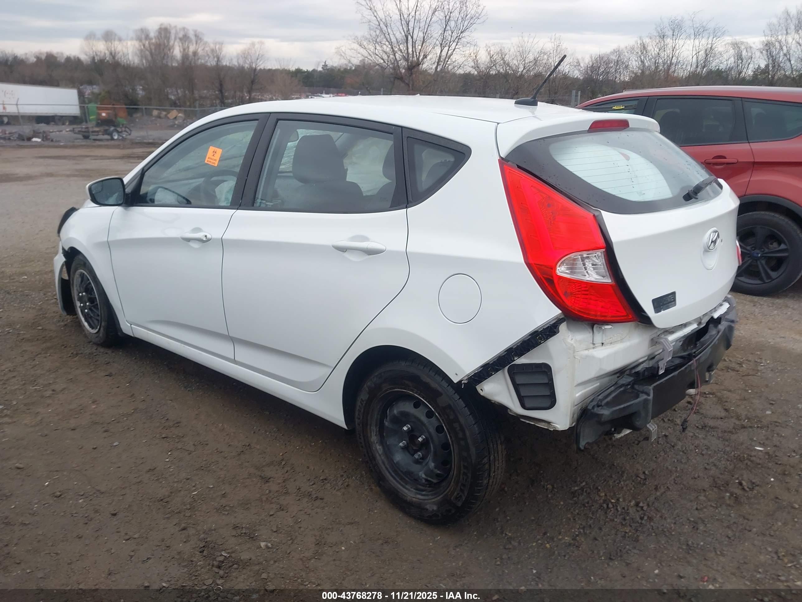 HYUNDAI ACCENT image 3