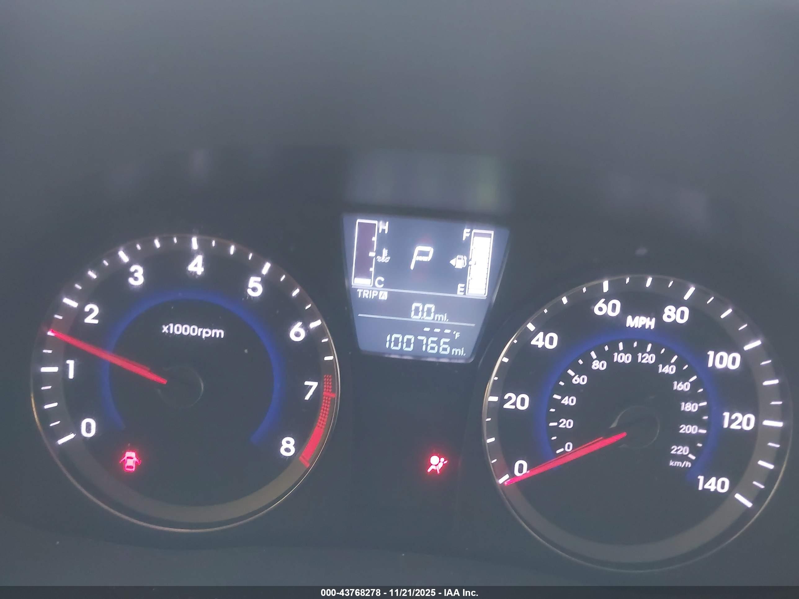 HYUNDAI ACCENT image 7