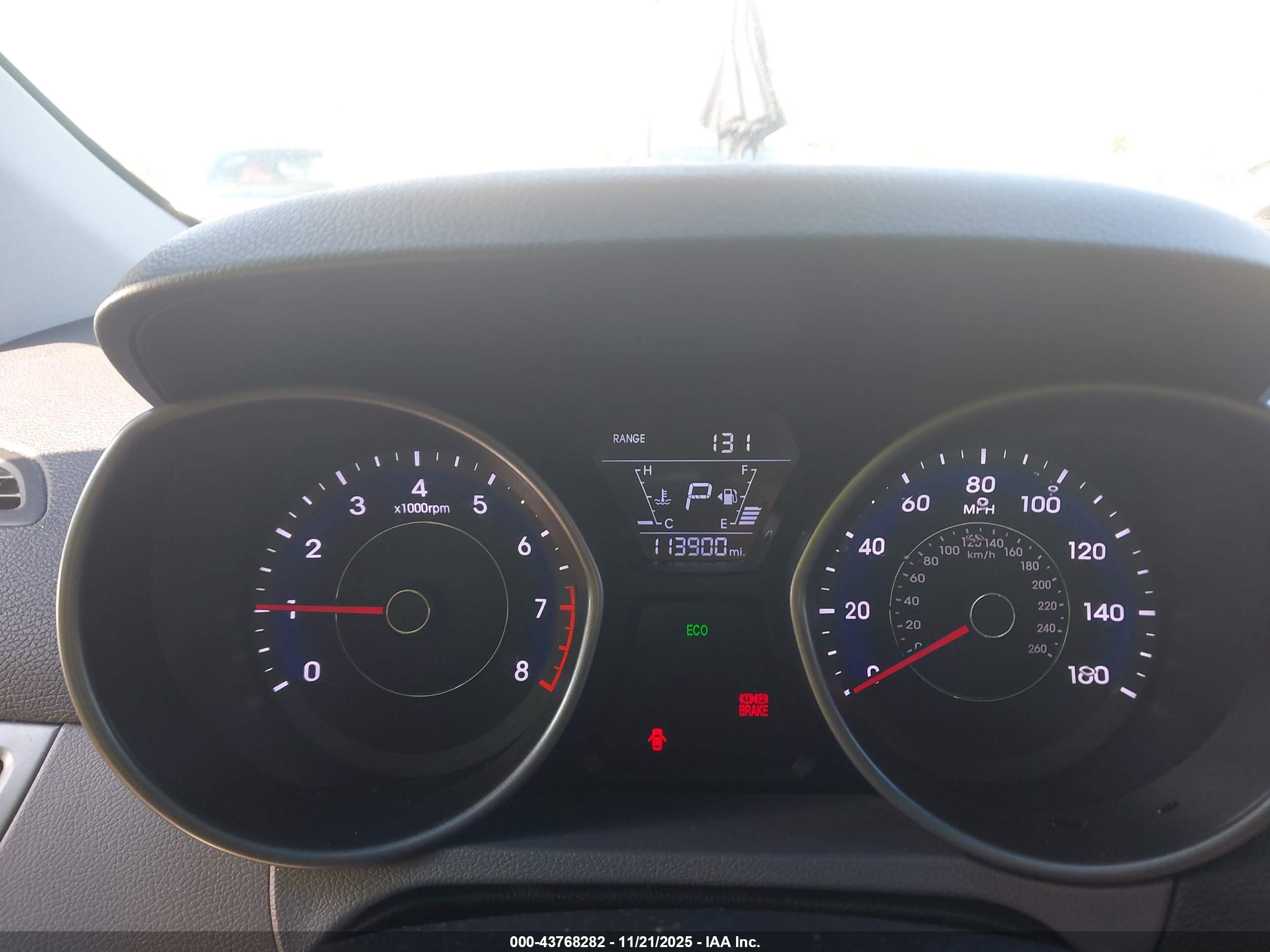 HYUNDAI ELANTRA image 7