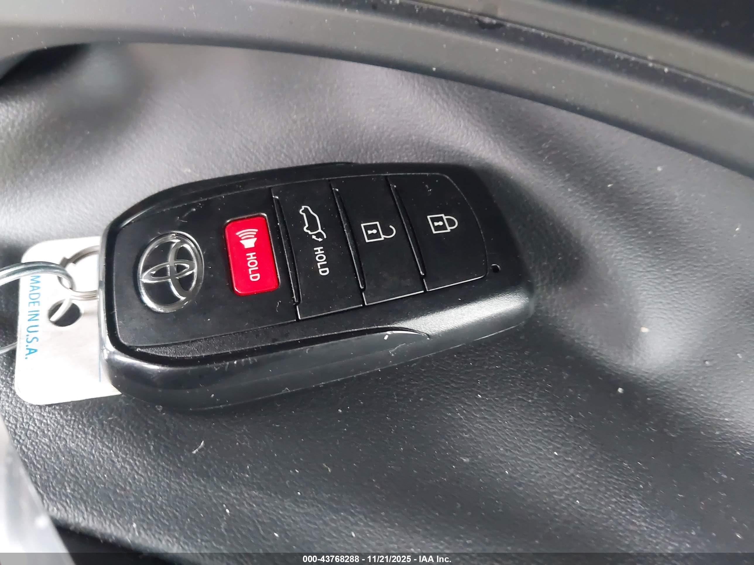 TOYOTA GRAND image 11