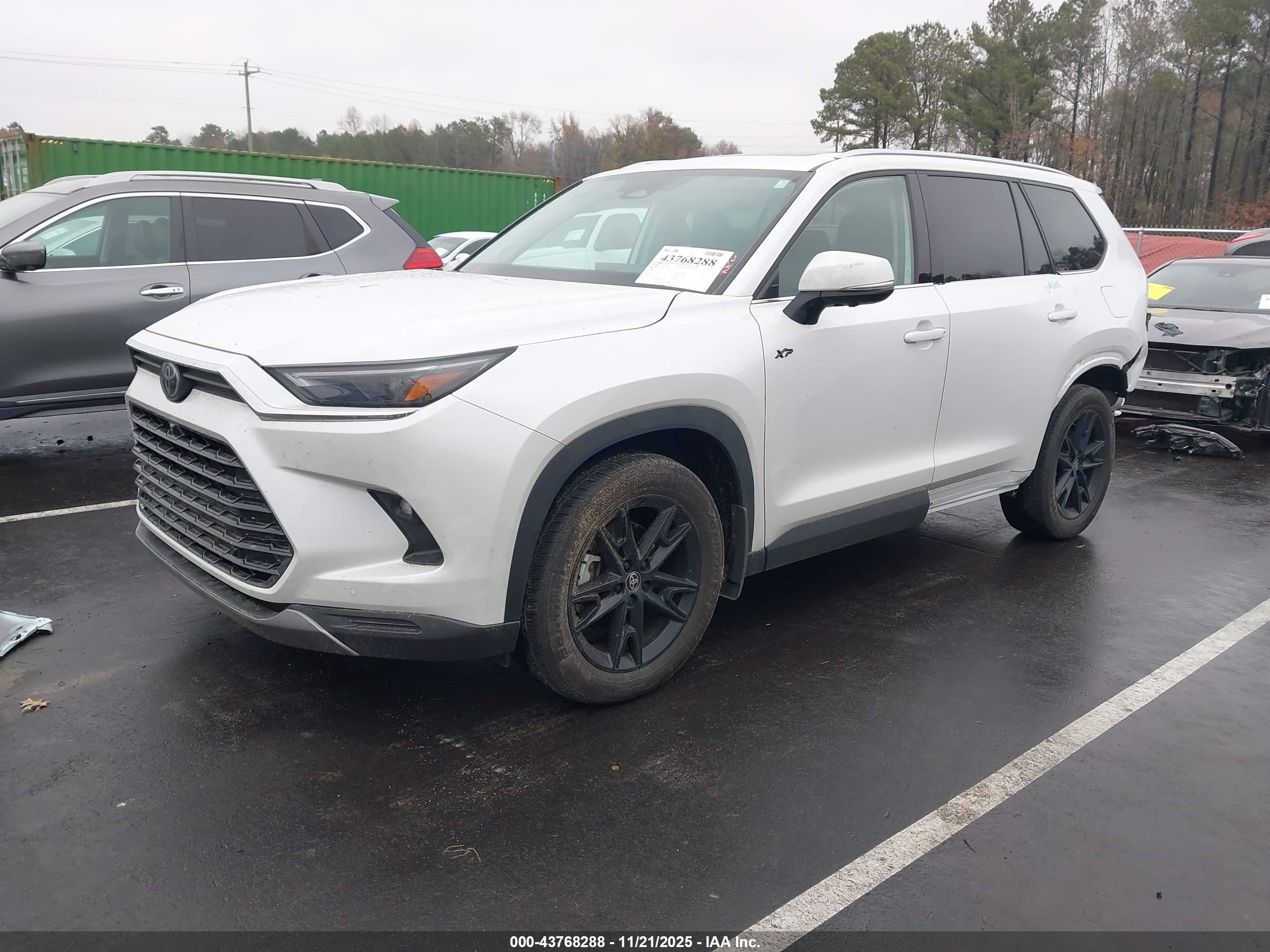 TOYOTA GRAND image 2
