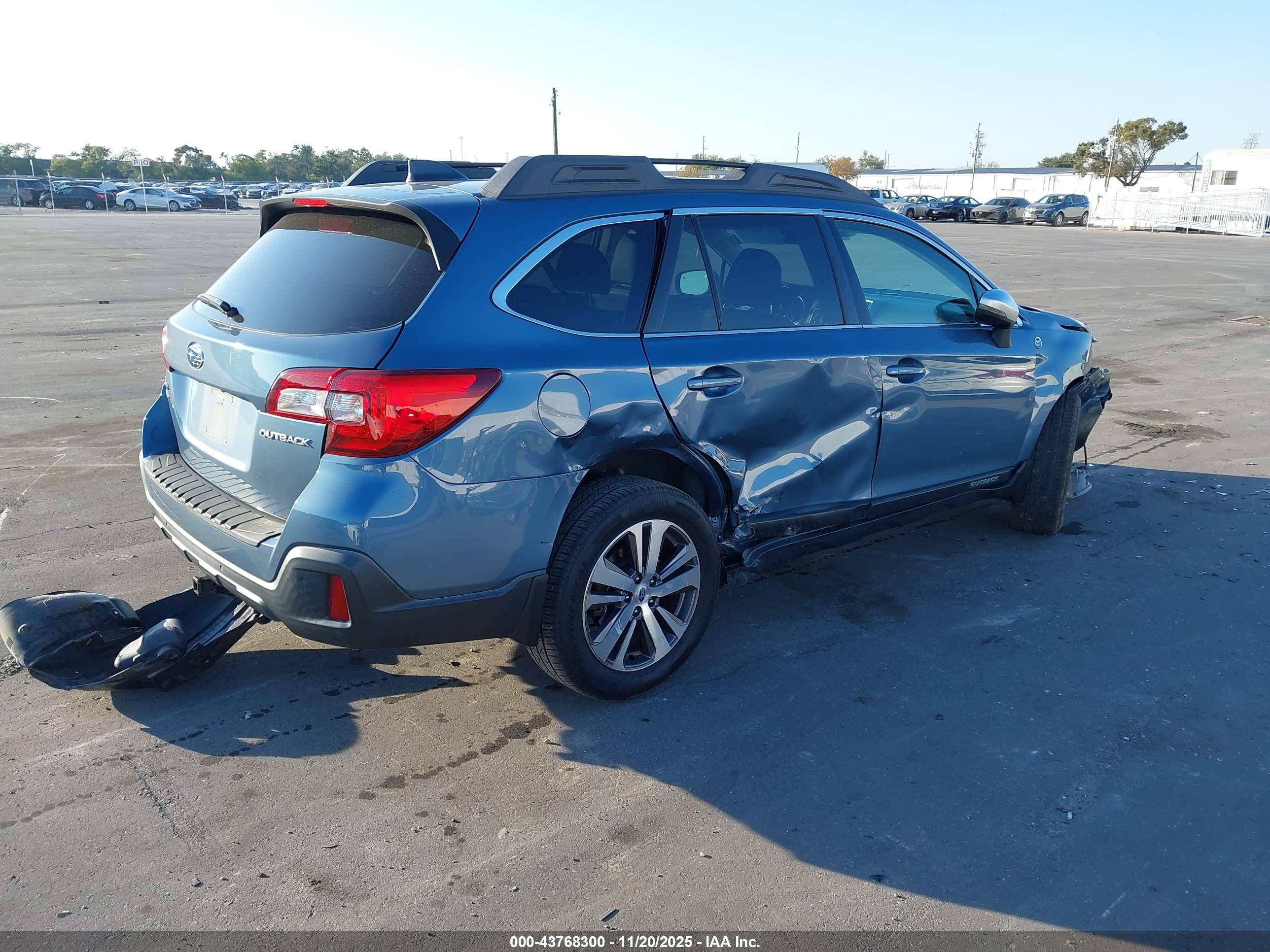 SUBARU OUTBACK image 4