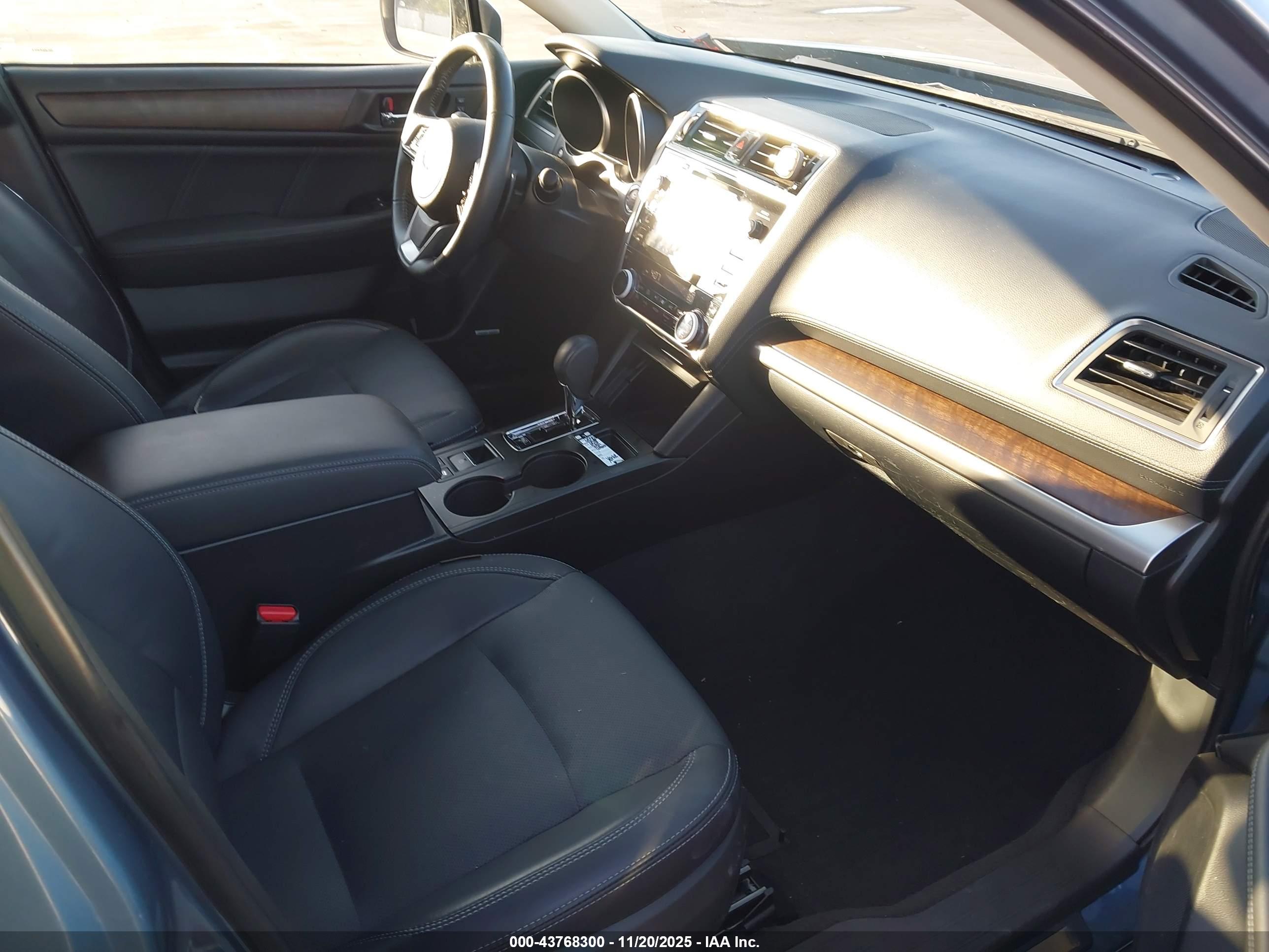 SUBARU OUTBACK image 5