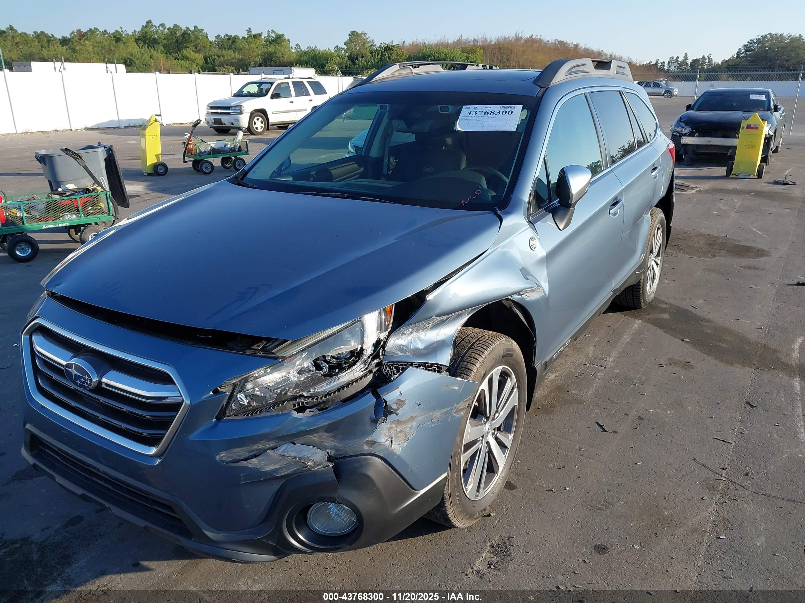 SUBARU OUTBACK image 6