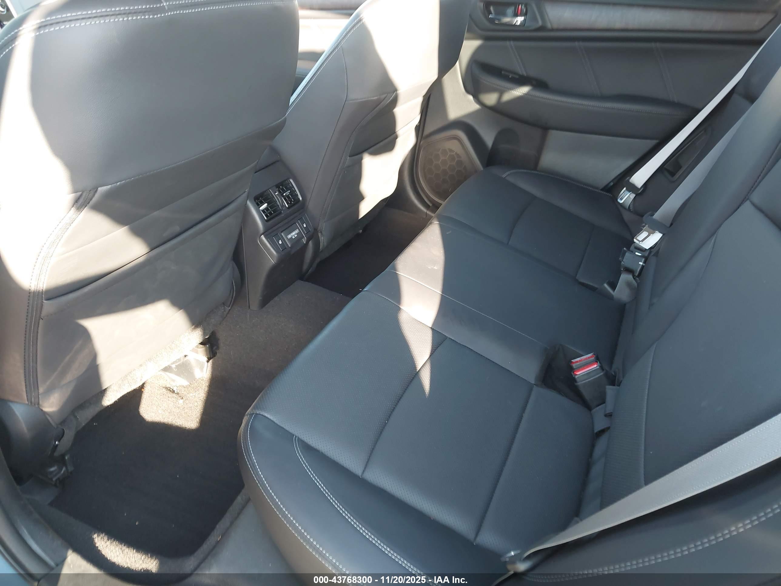 SUBARU OUTBACK image 8