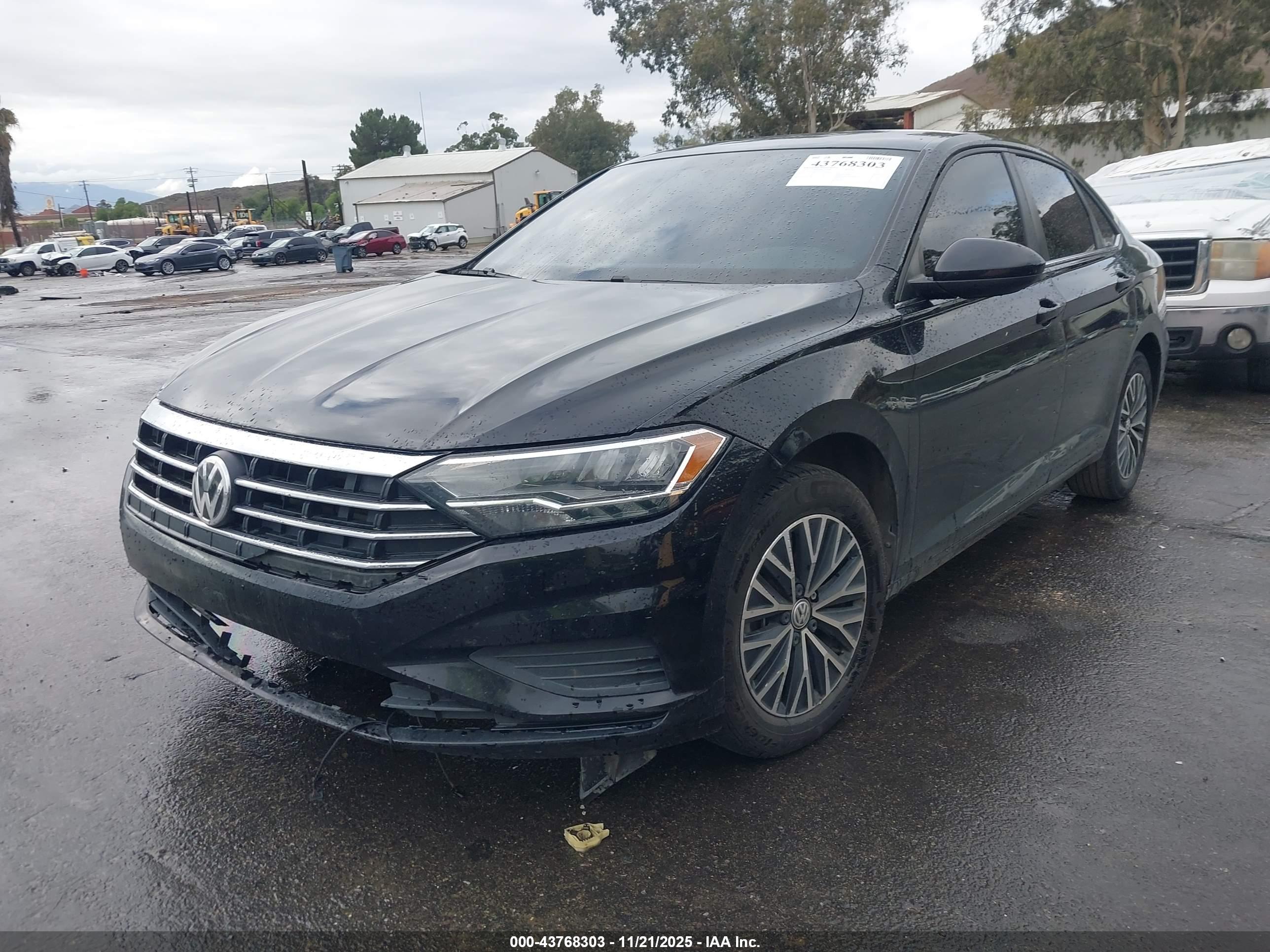 VOLKSWAGEN JETTA image 2