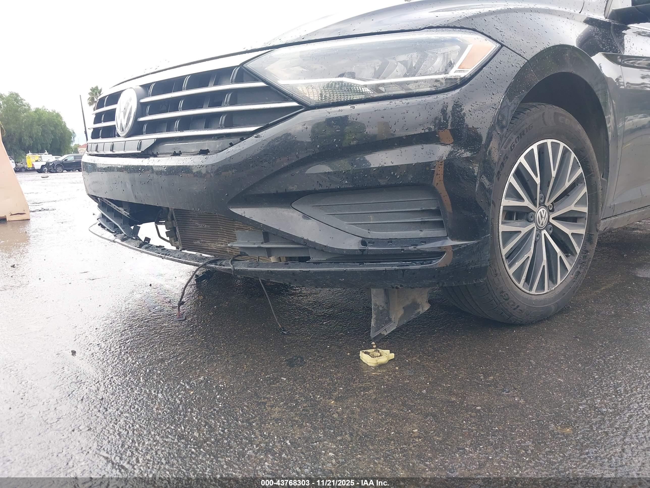 VOLKSWAGEN JETTA image 6