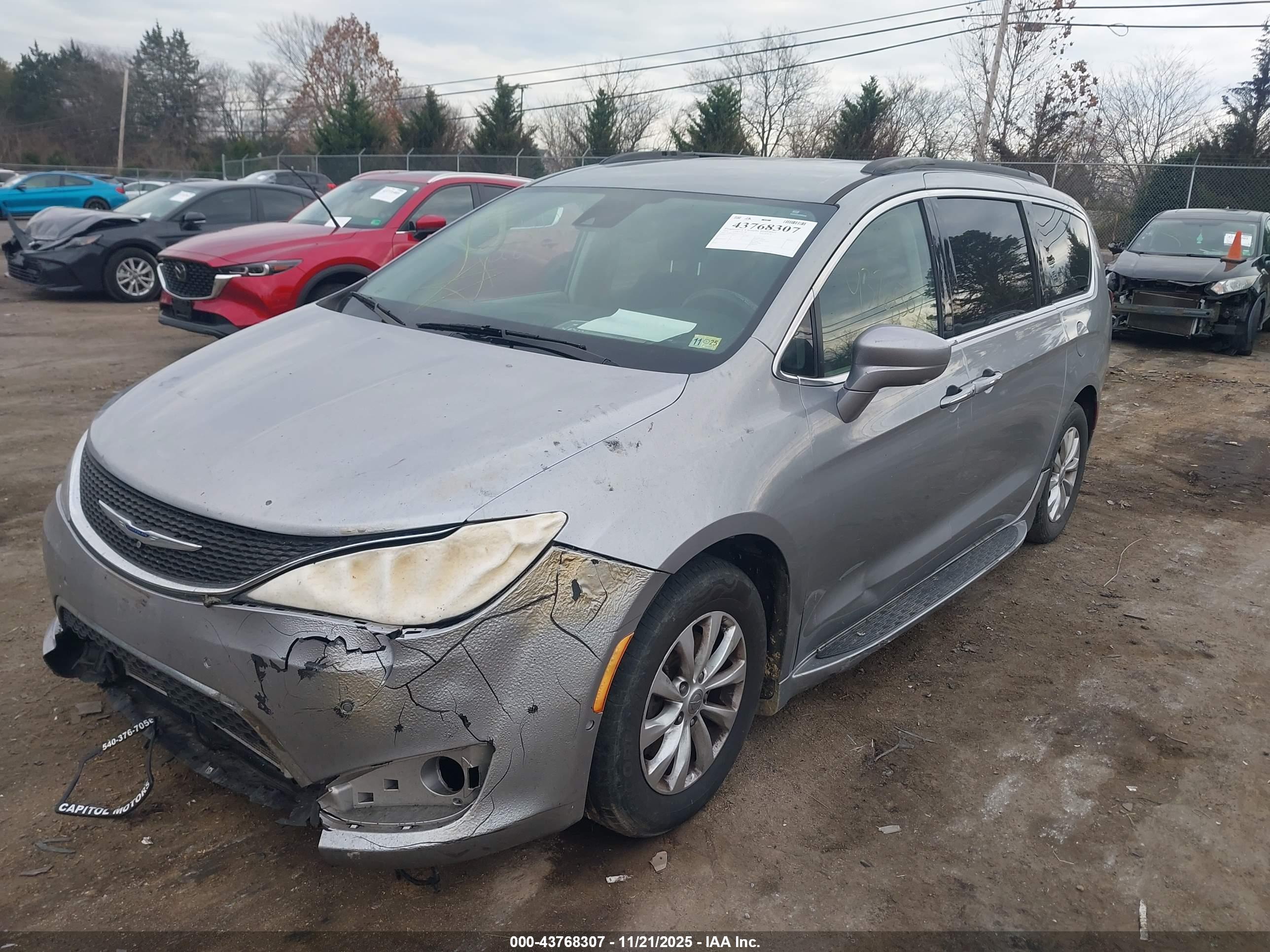 CHRYSLER PACIFICA image 2
