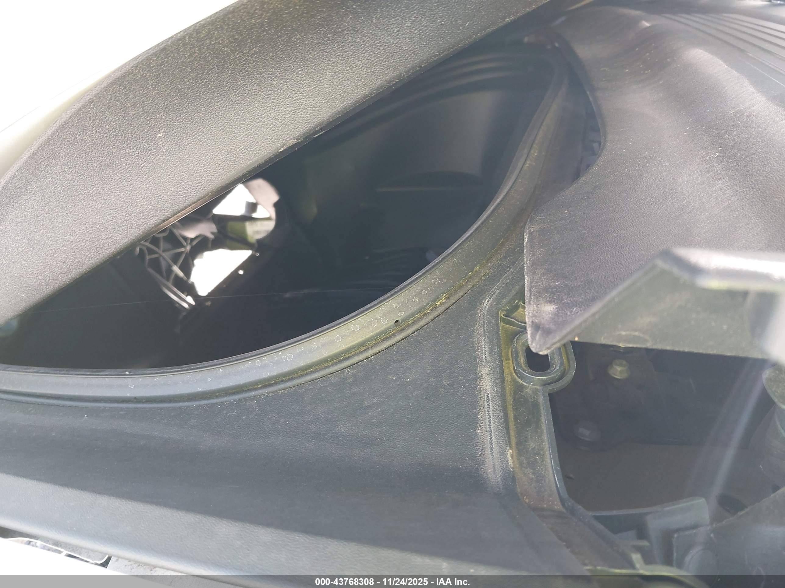 TESLA MODEL image 10
