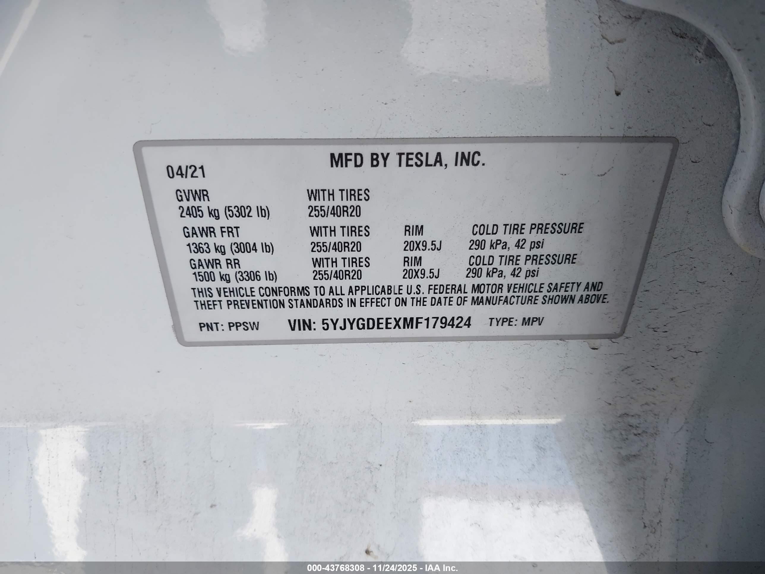 TESLA MODEL image 9