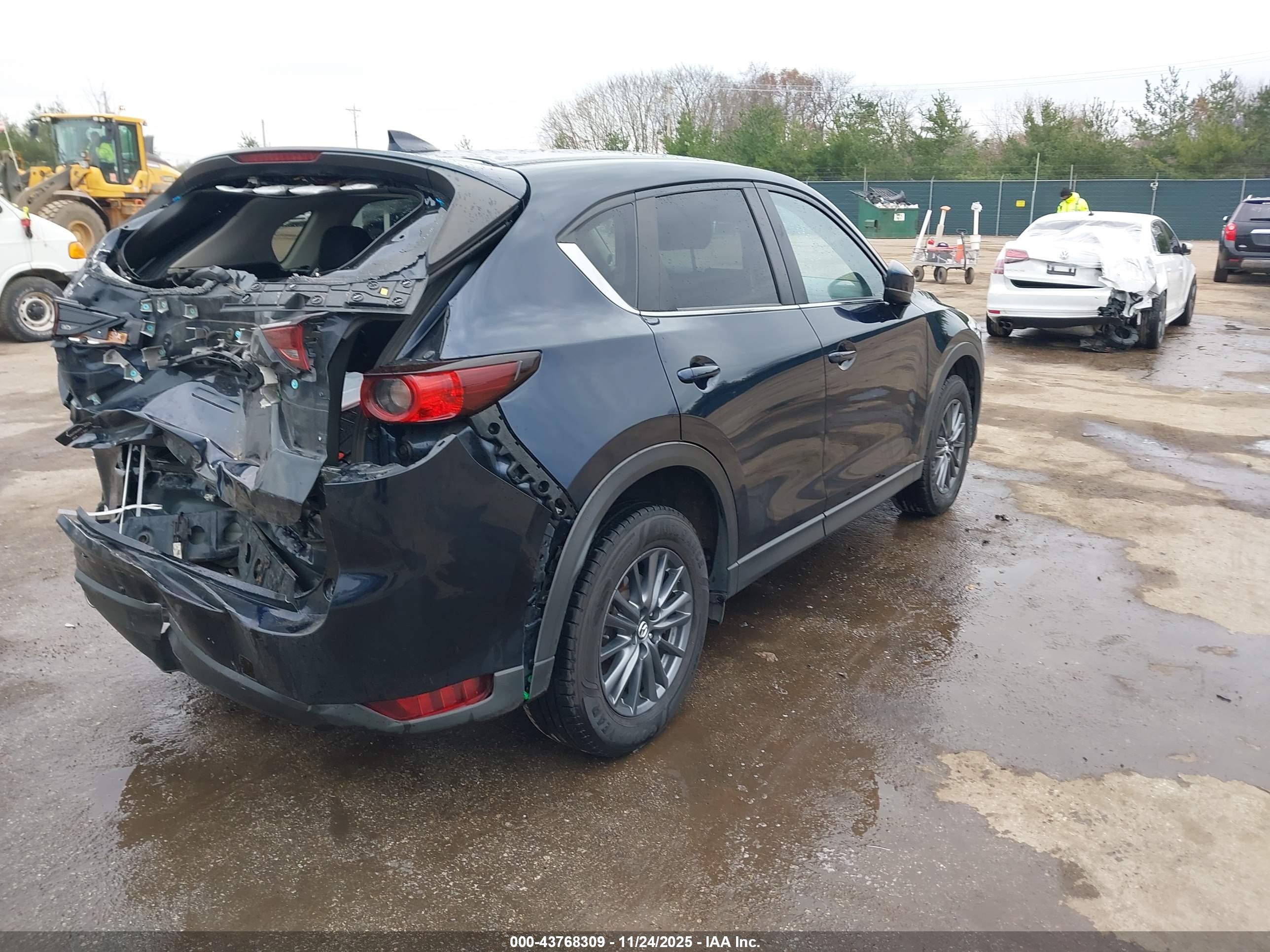 MAZDA CX-5 image 4