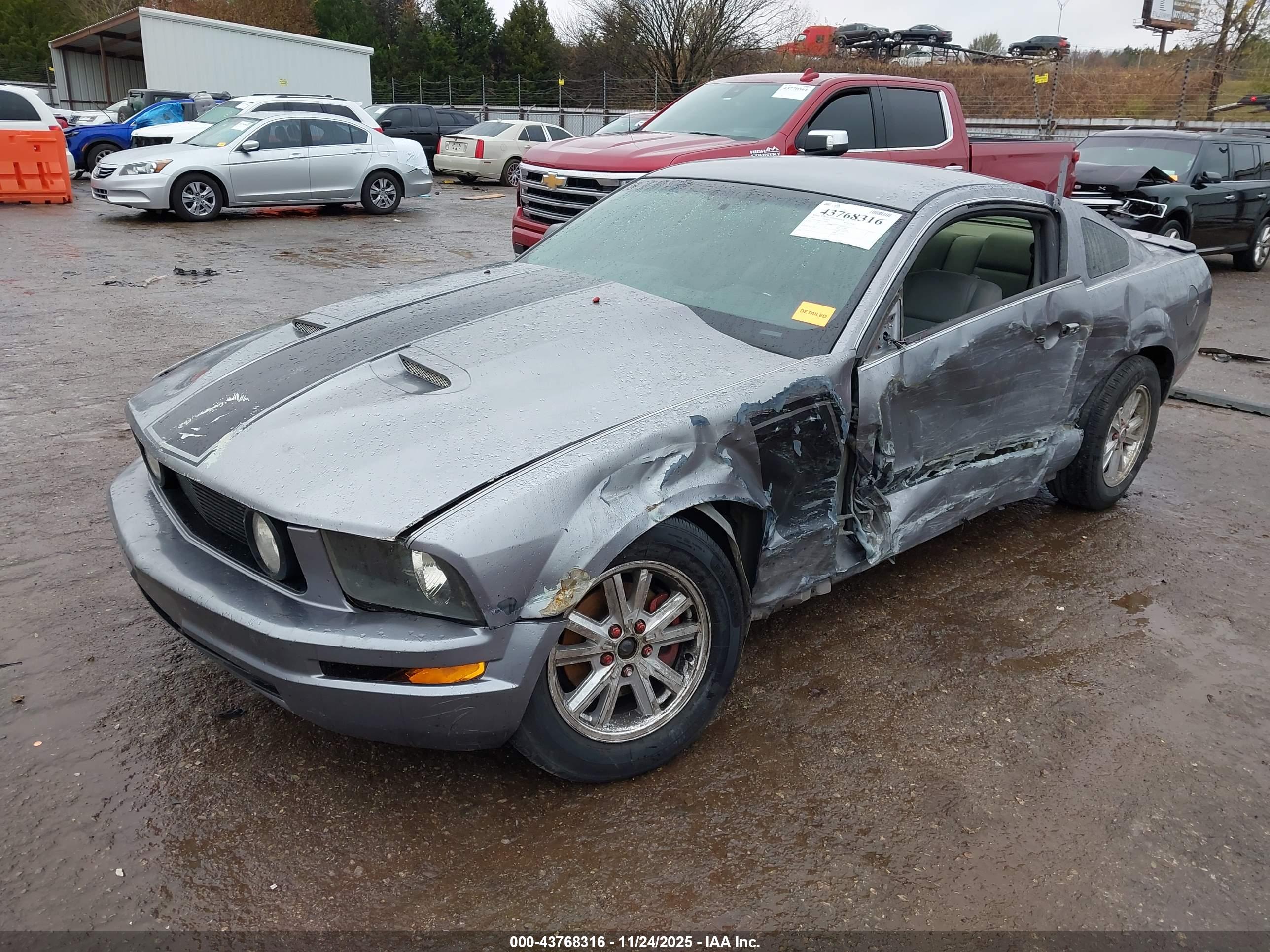 FORD MUSTANG image 2