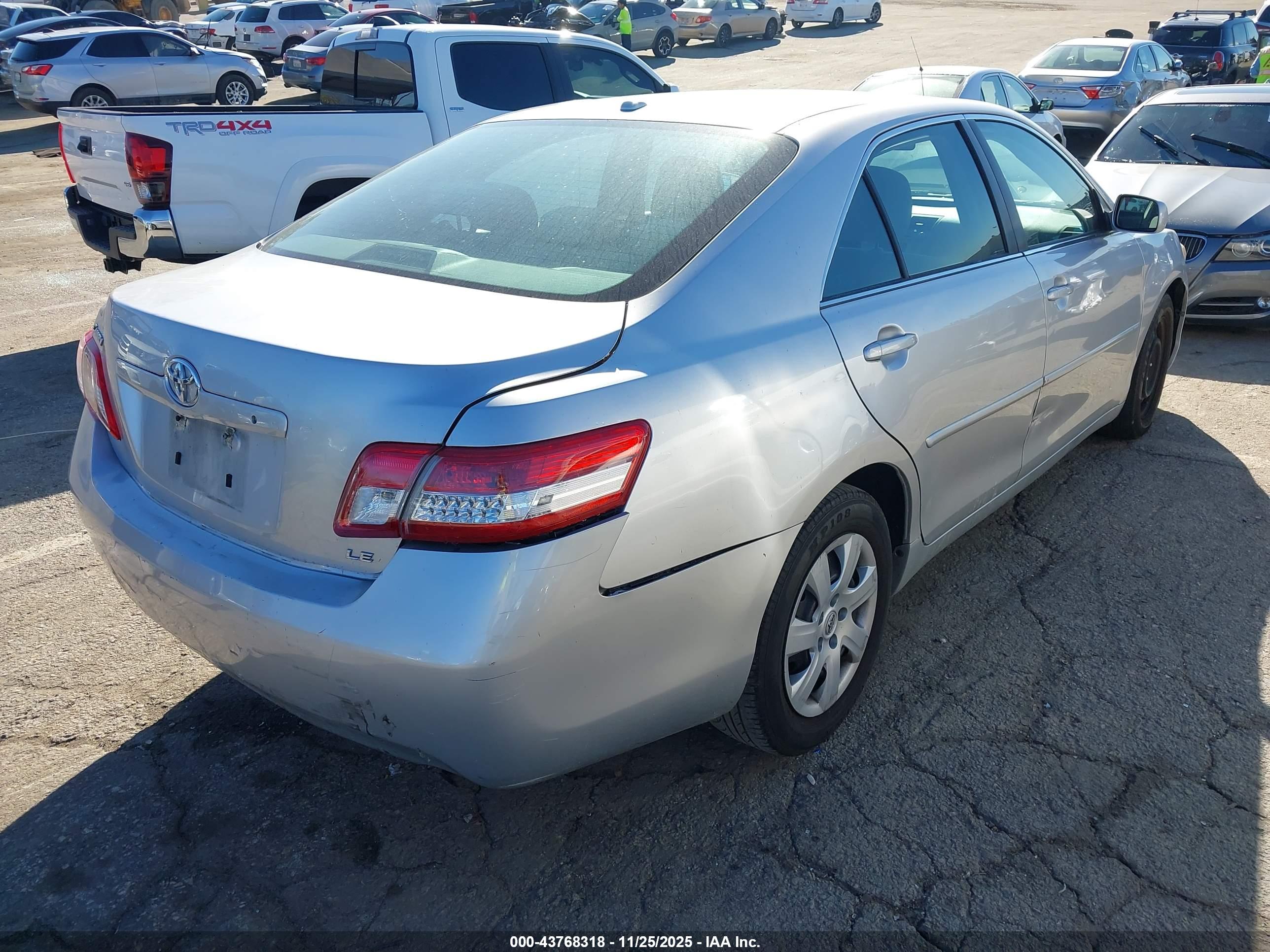 TOYOTA CAMRY image 4