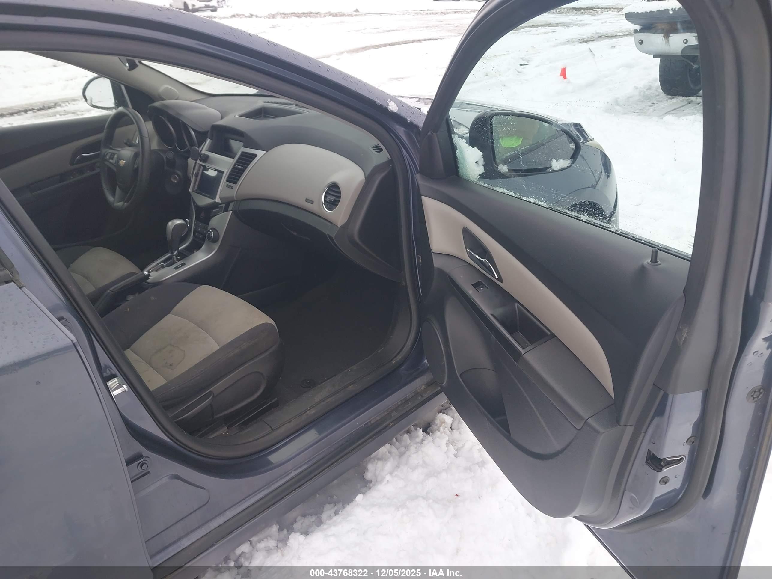 CHEVROLET CRUZE image 5