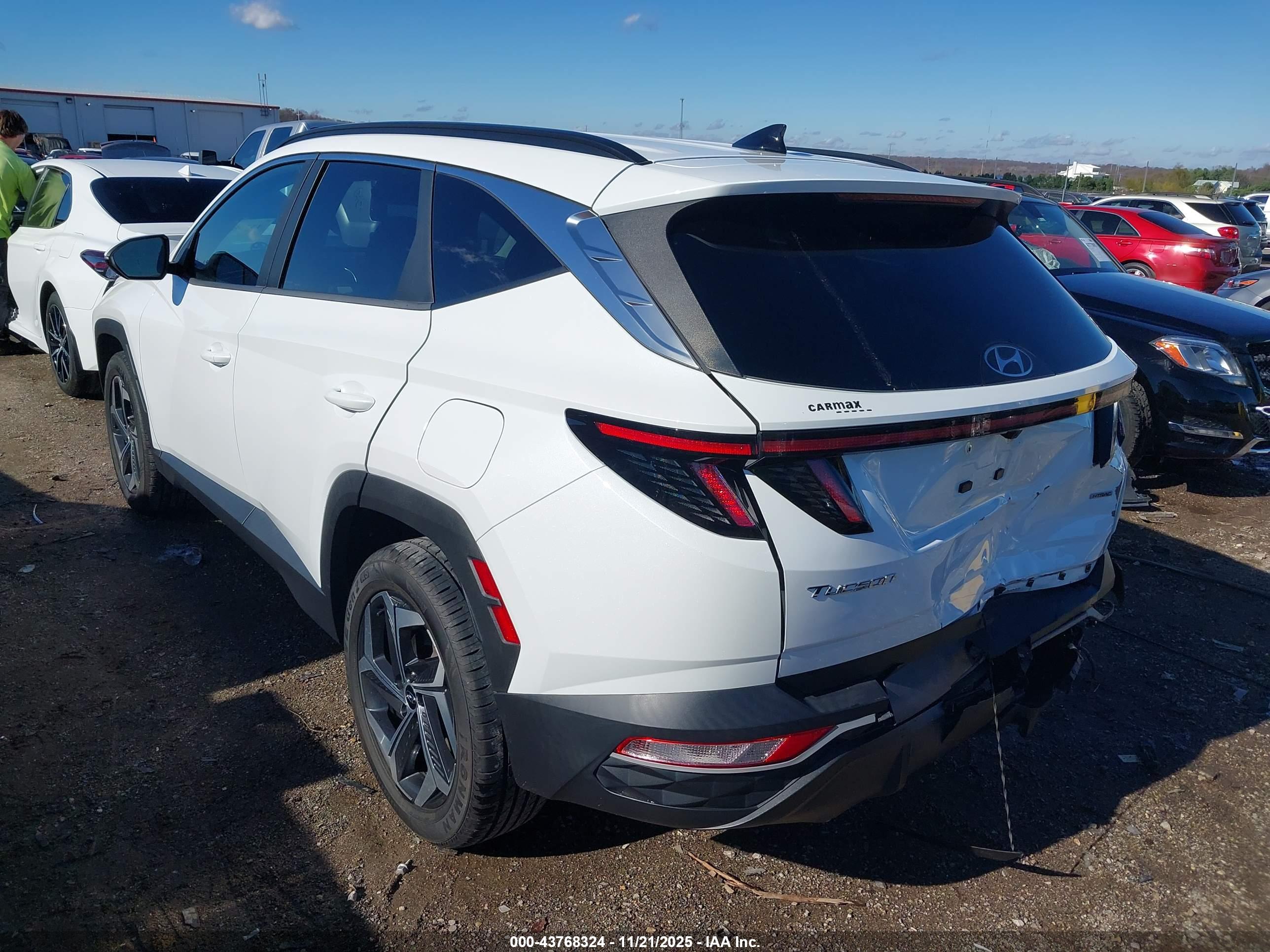 HYUNDAI TUCSON image 3