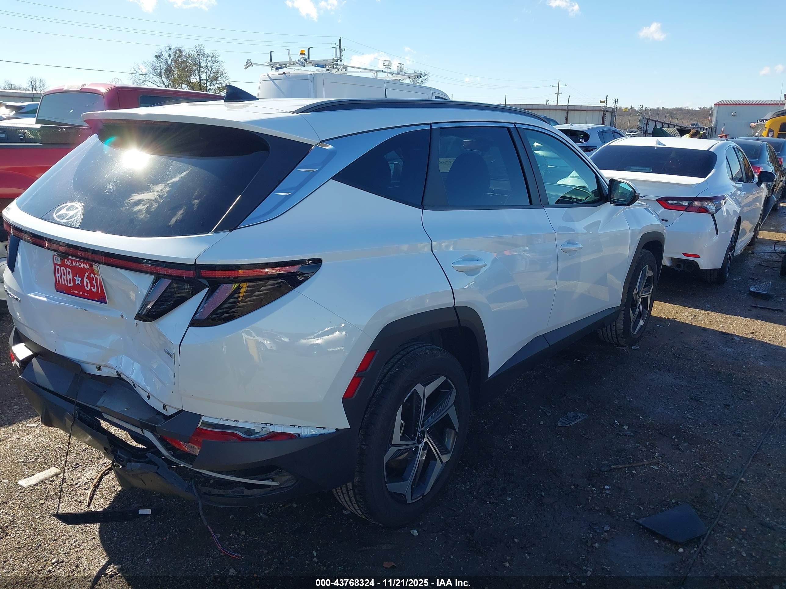 HYUNDAI TUCSON image 4