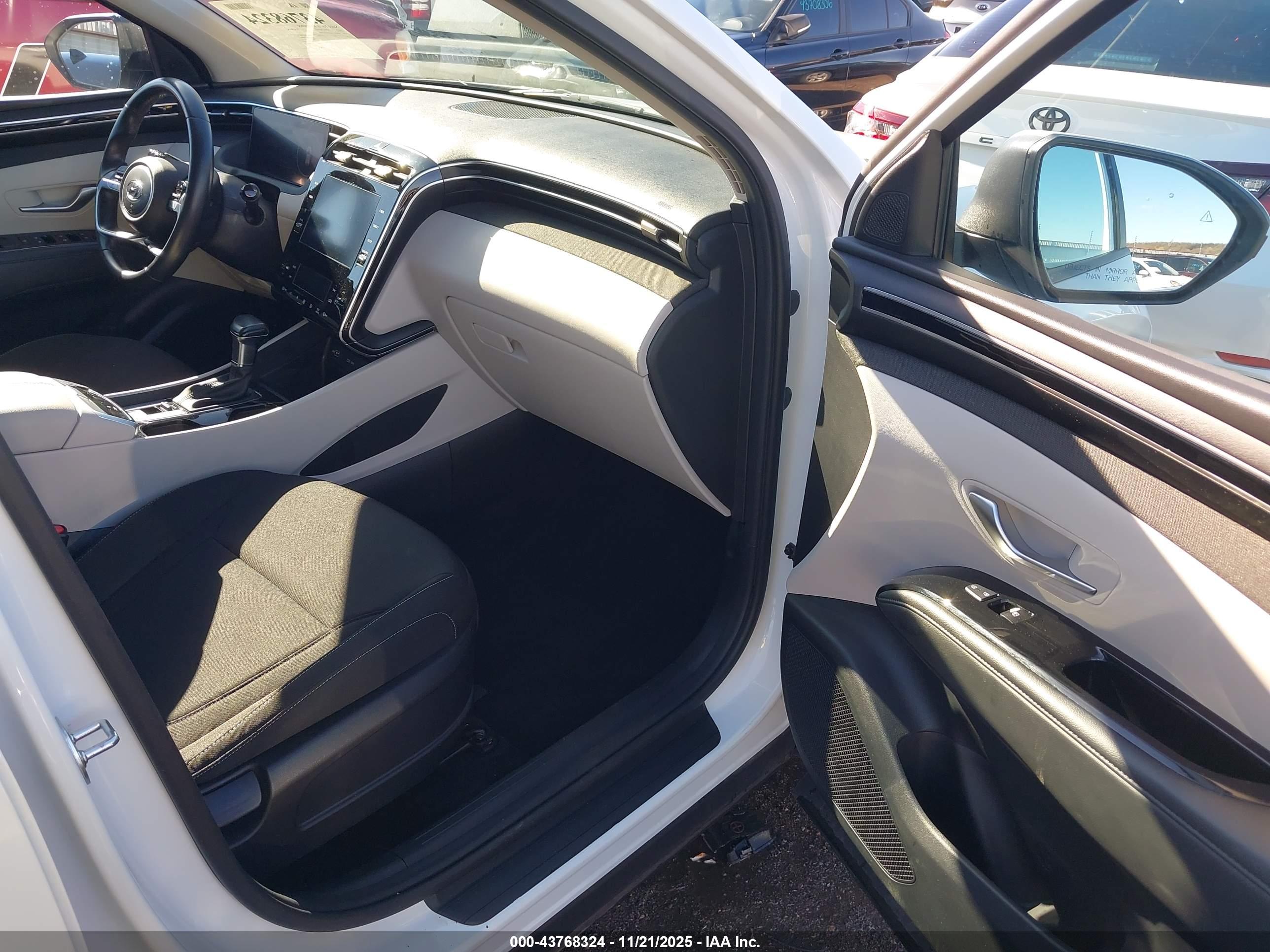 HYUNDAI TUCSON image 5