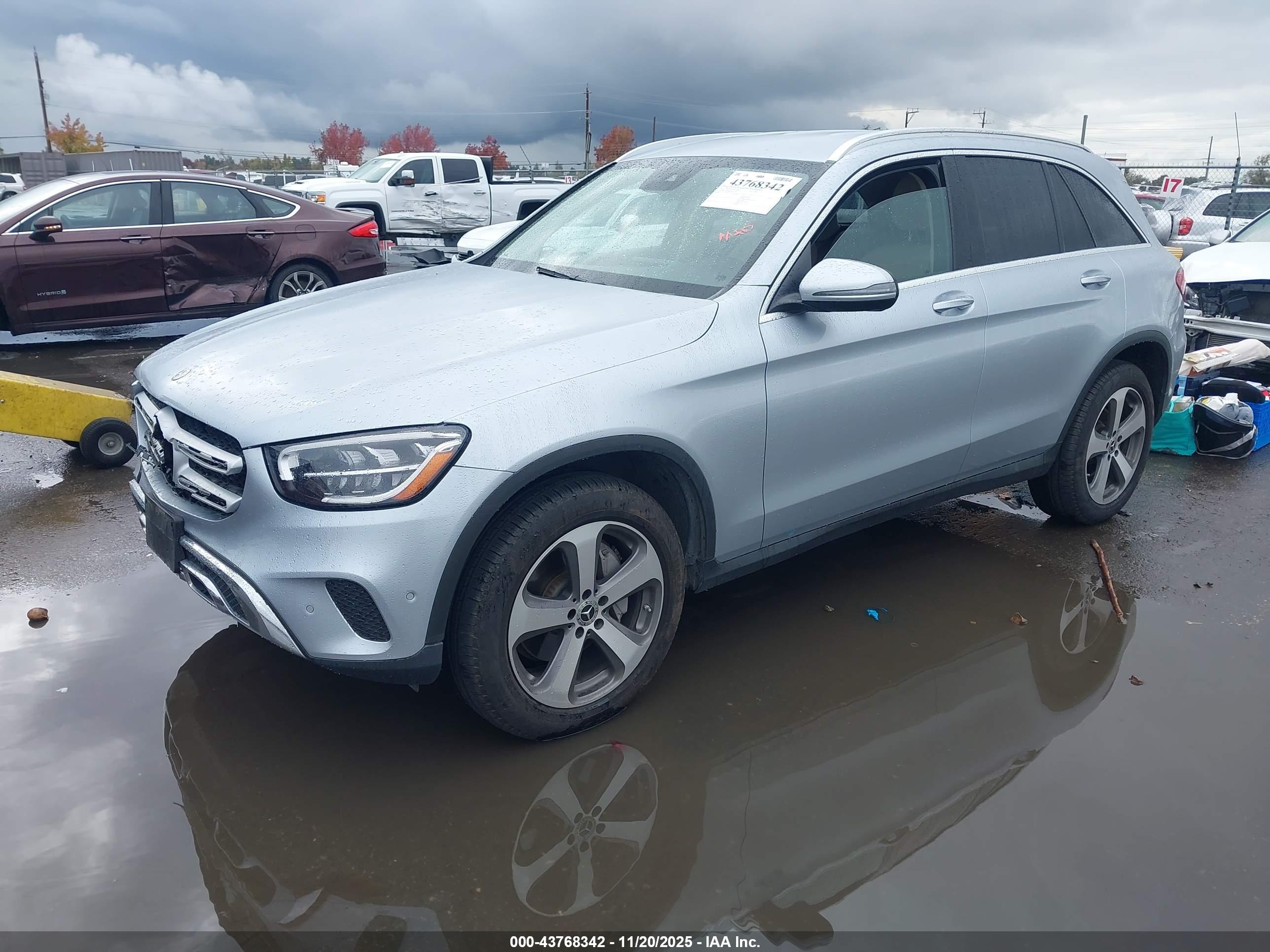 MERCEDES-BENZ GLC image 2