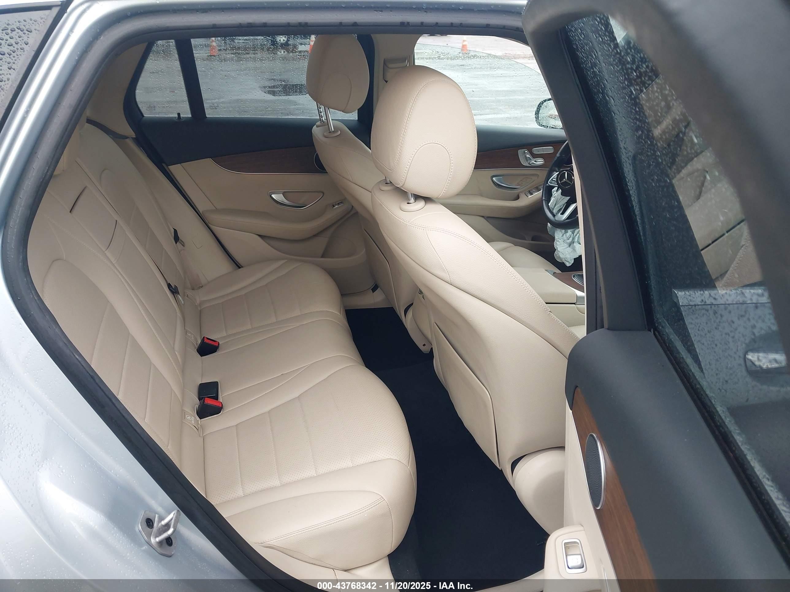 MERCEDES-BENZ GLC image 8