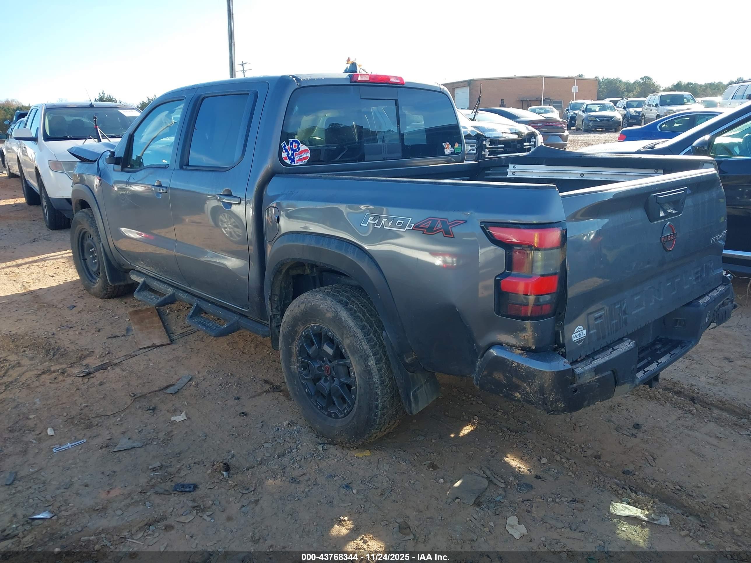 NISSAN FRONTIER image 3