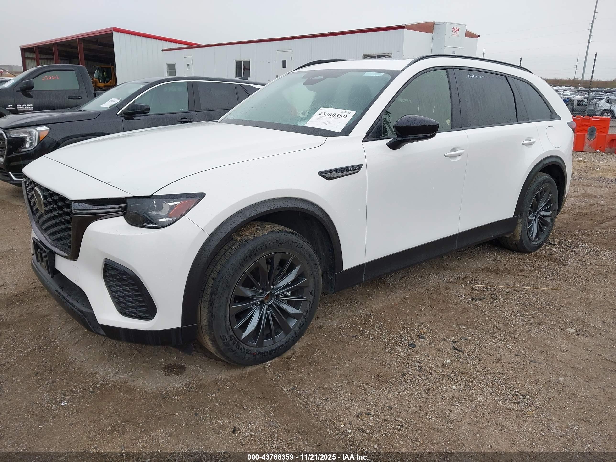 MAZDA CX-70 image 2